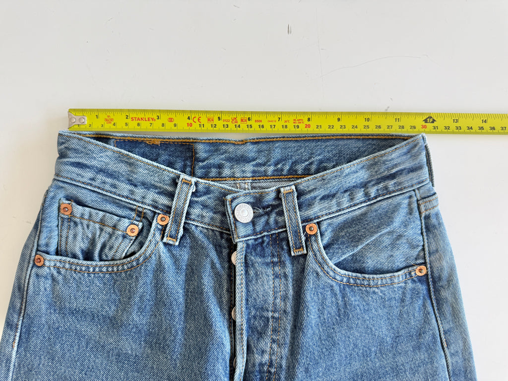 W23 L31 vintage Levis 501 23” measured waist medium darker blue 501s Y2K