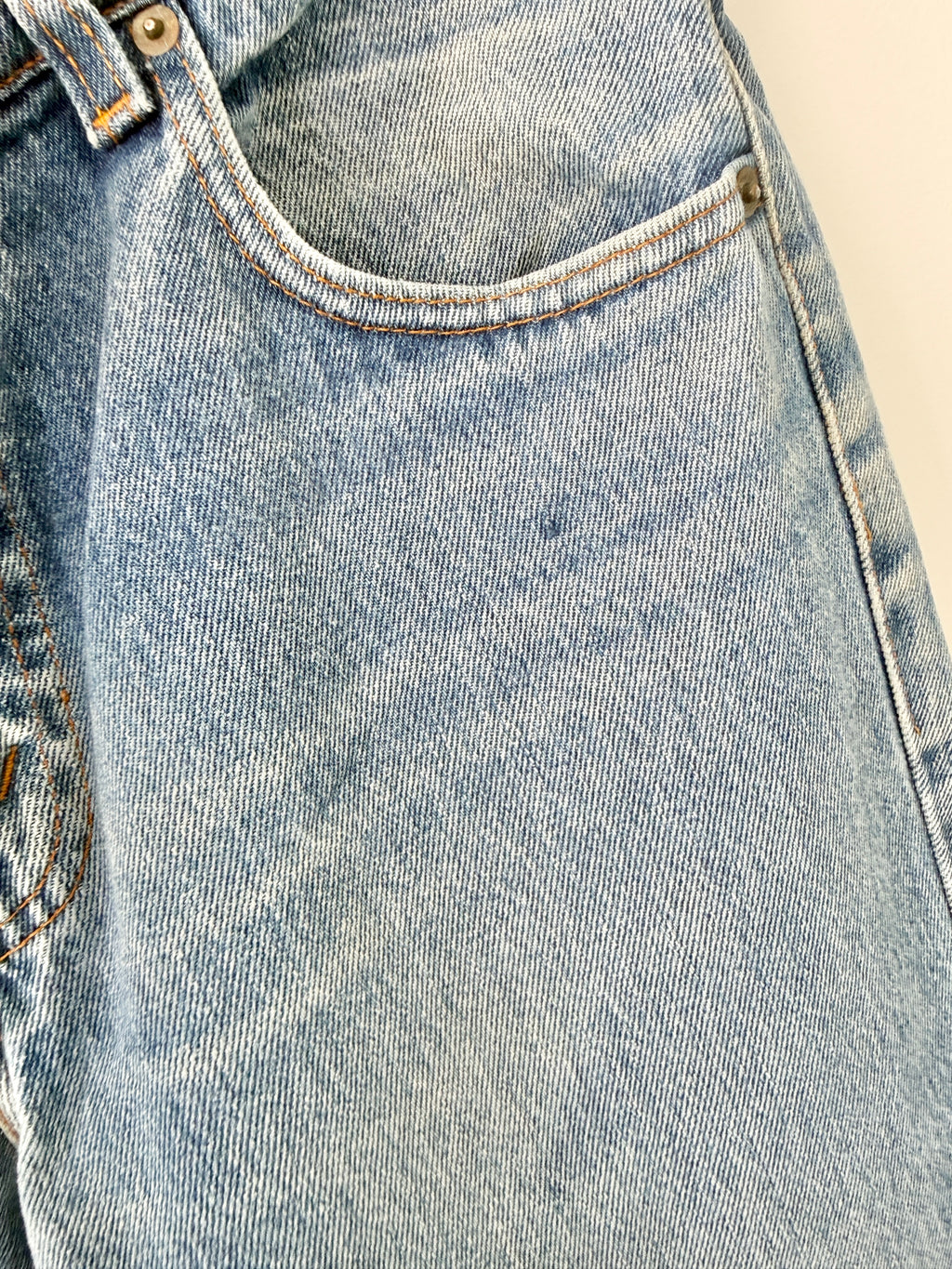 W30 L29 vintage Levis 603 30”measured medium blue 80s 603s