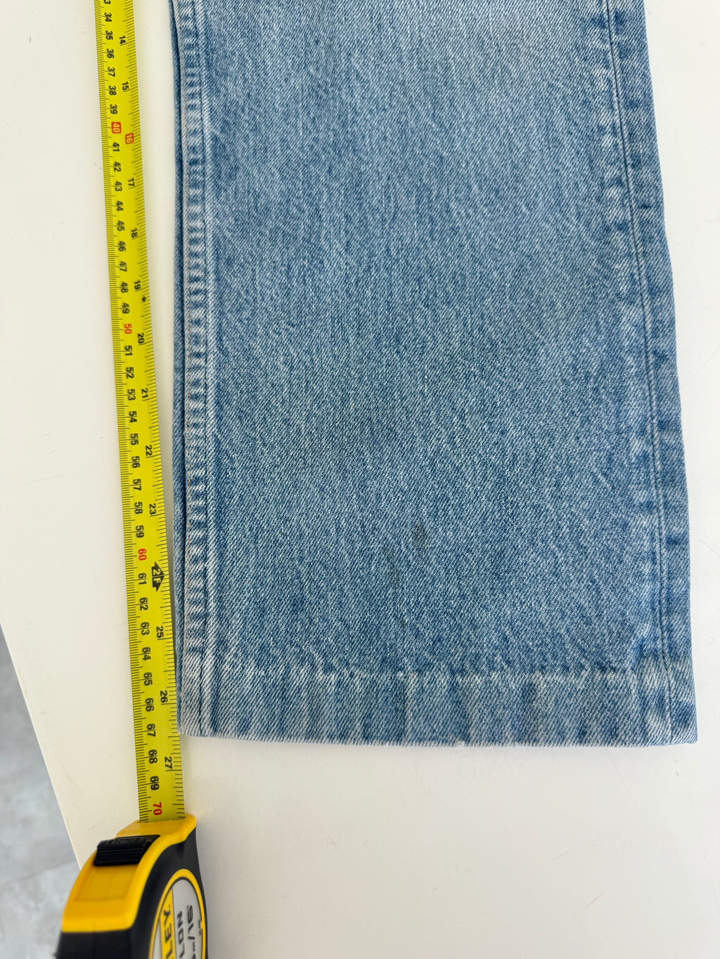 W28 L26 vintage Levis 501 26/28” measured medium faded blue denim 80s Levi’s USA 501s