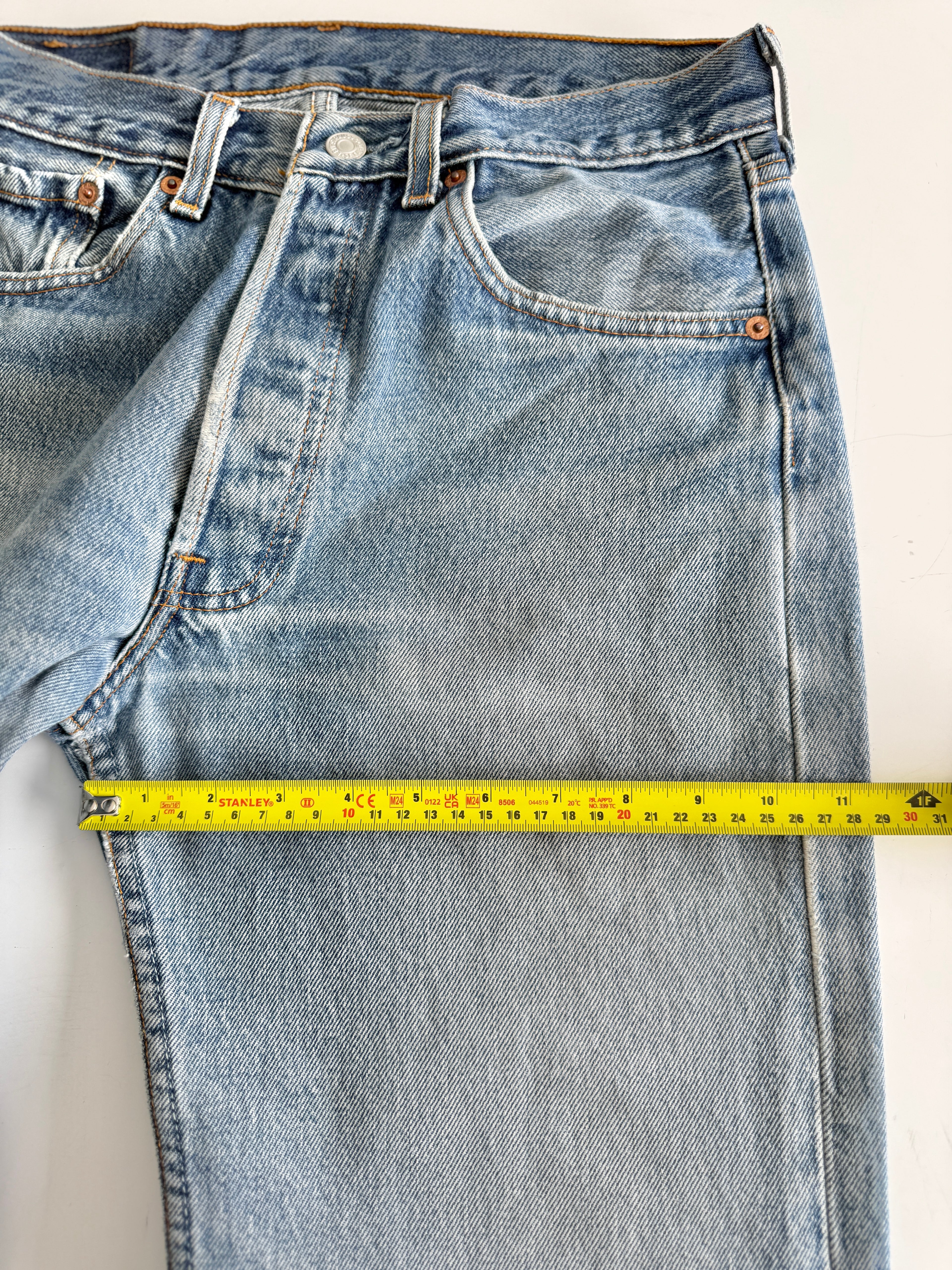 Soft W29 L34 vintage Levis 501 28/29” measured unique faded blue denim 90s USA Levi’s 501s