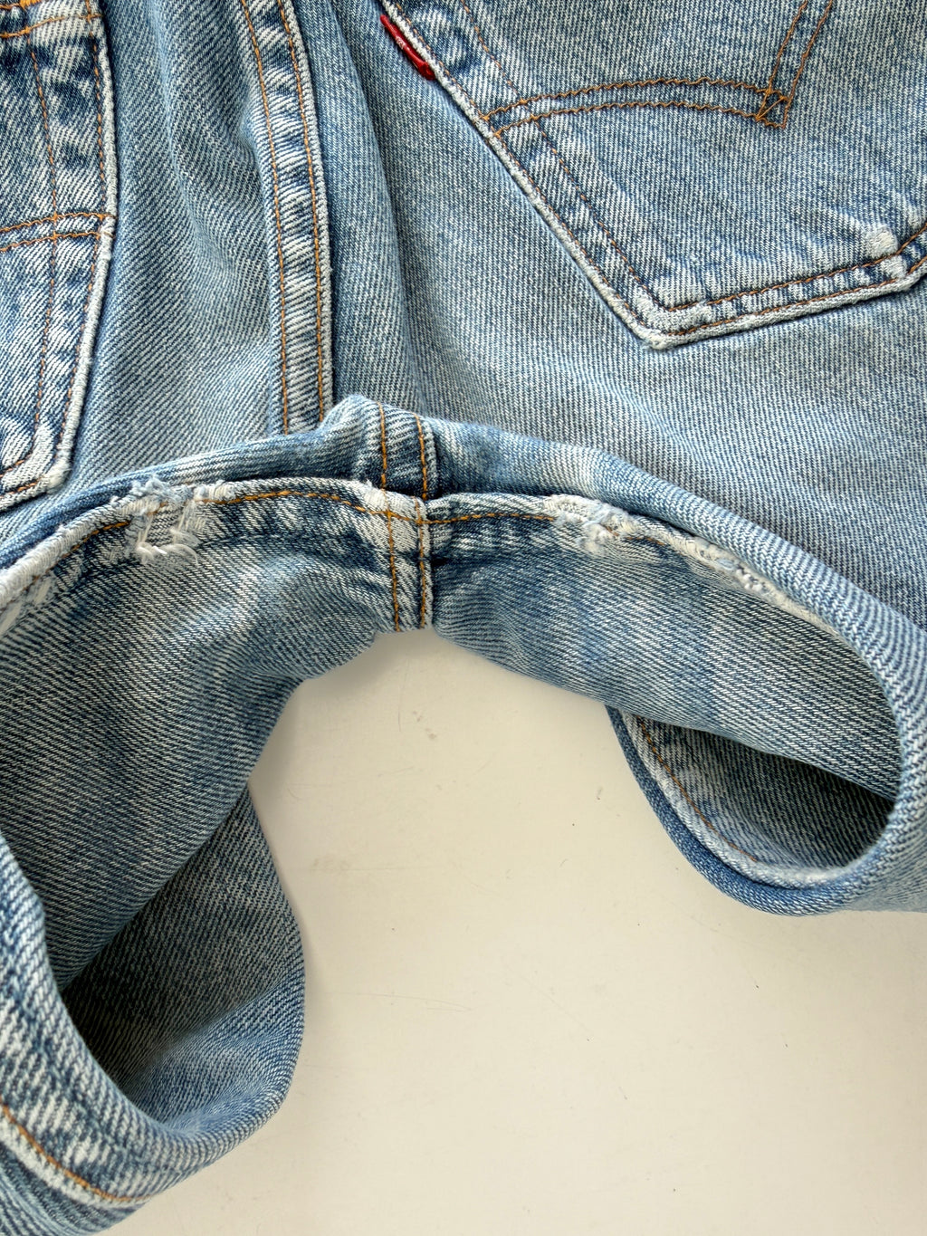 W28 L29 vintage Levis 501 27/28” measured whiskers medium blue Y2K 501s