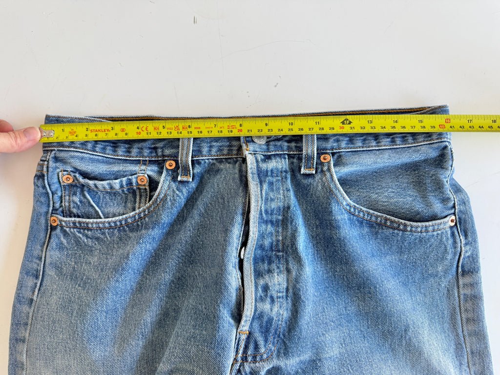 W31 L30 vintage Levis 501xx 31” measured fade whiskers USA 501s 90s