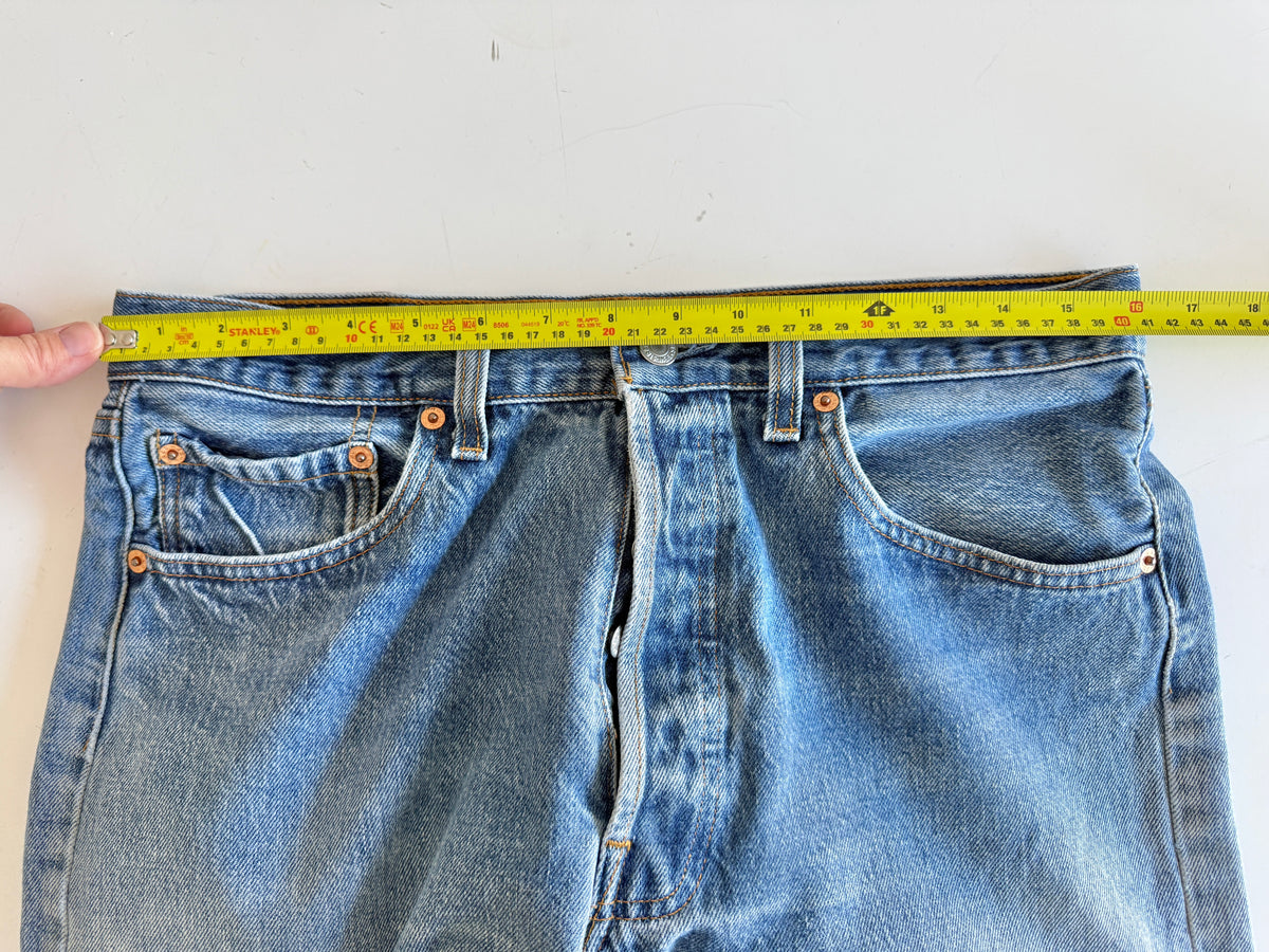 W31 L30 vintage Levis 501xx 31” measured fade whiskers USA 501s 90s