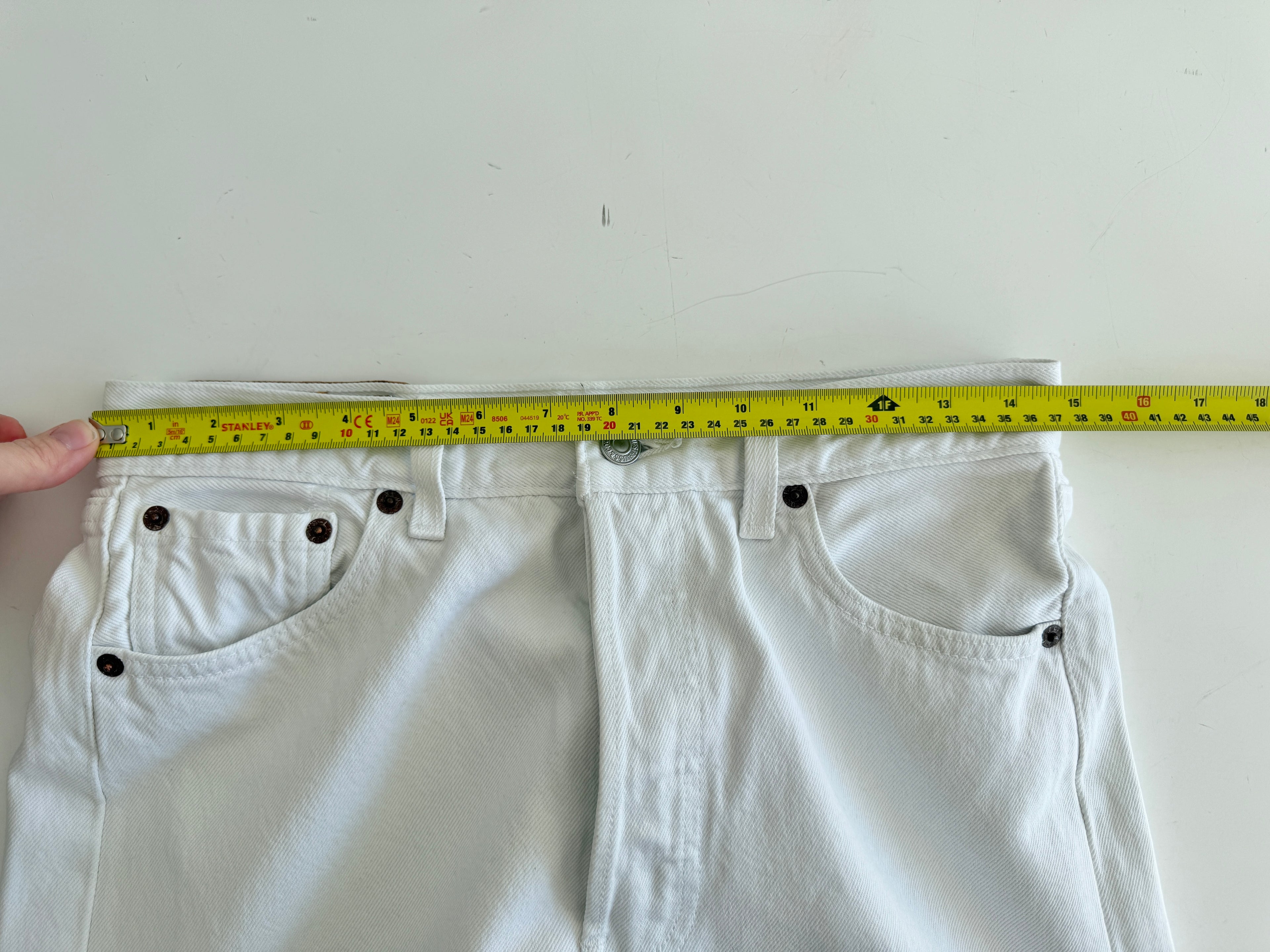 W28 L30 vintage Levis 501 27/28” measured white denim 90s Levi’s 501s USA