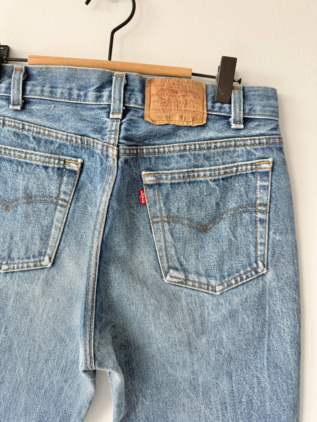 W28 L26 vintage Levis 701 27/28” dark faded blue Levi’s 701s 80s