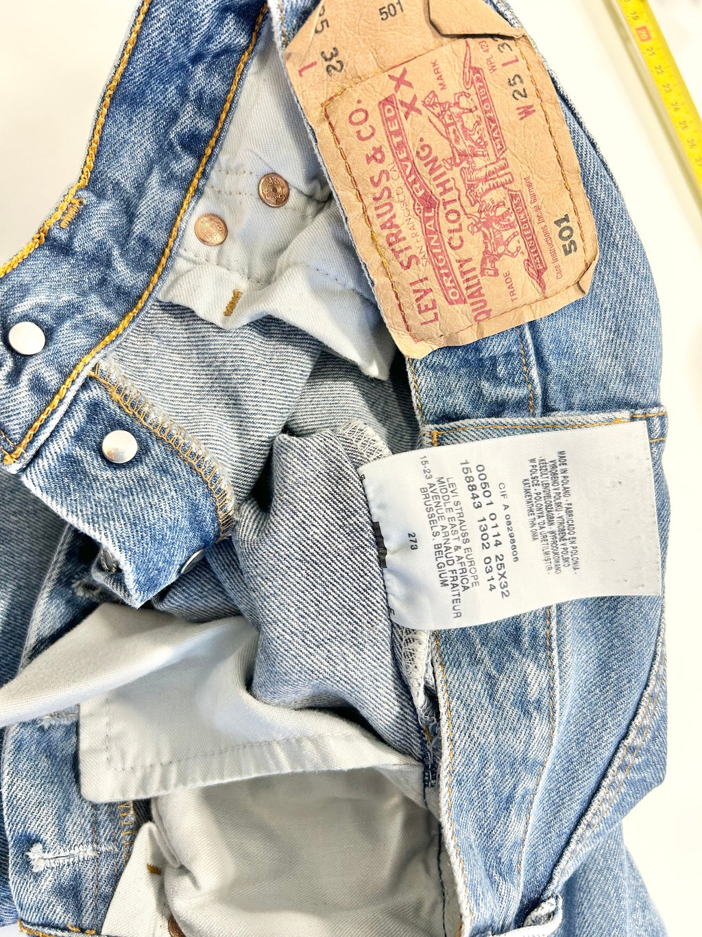 Levis 501 jeans w23 L27 medium blue denim faded blue wash light blue 501 vintage 501s