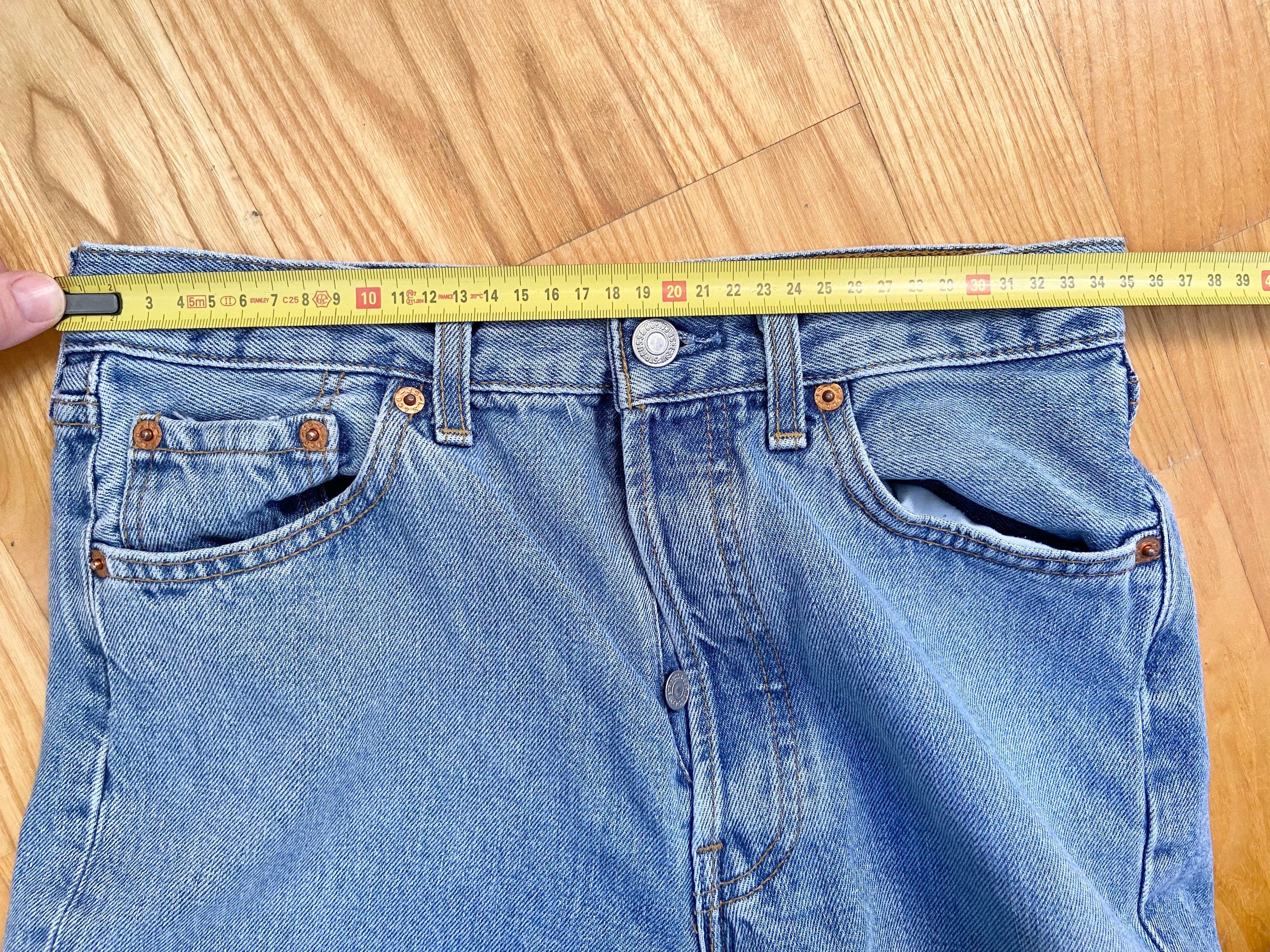 Vintage Levi’s 501 w27” L31”  made in France 1997