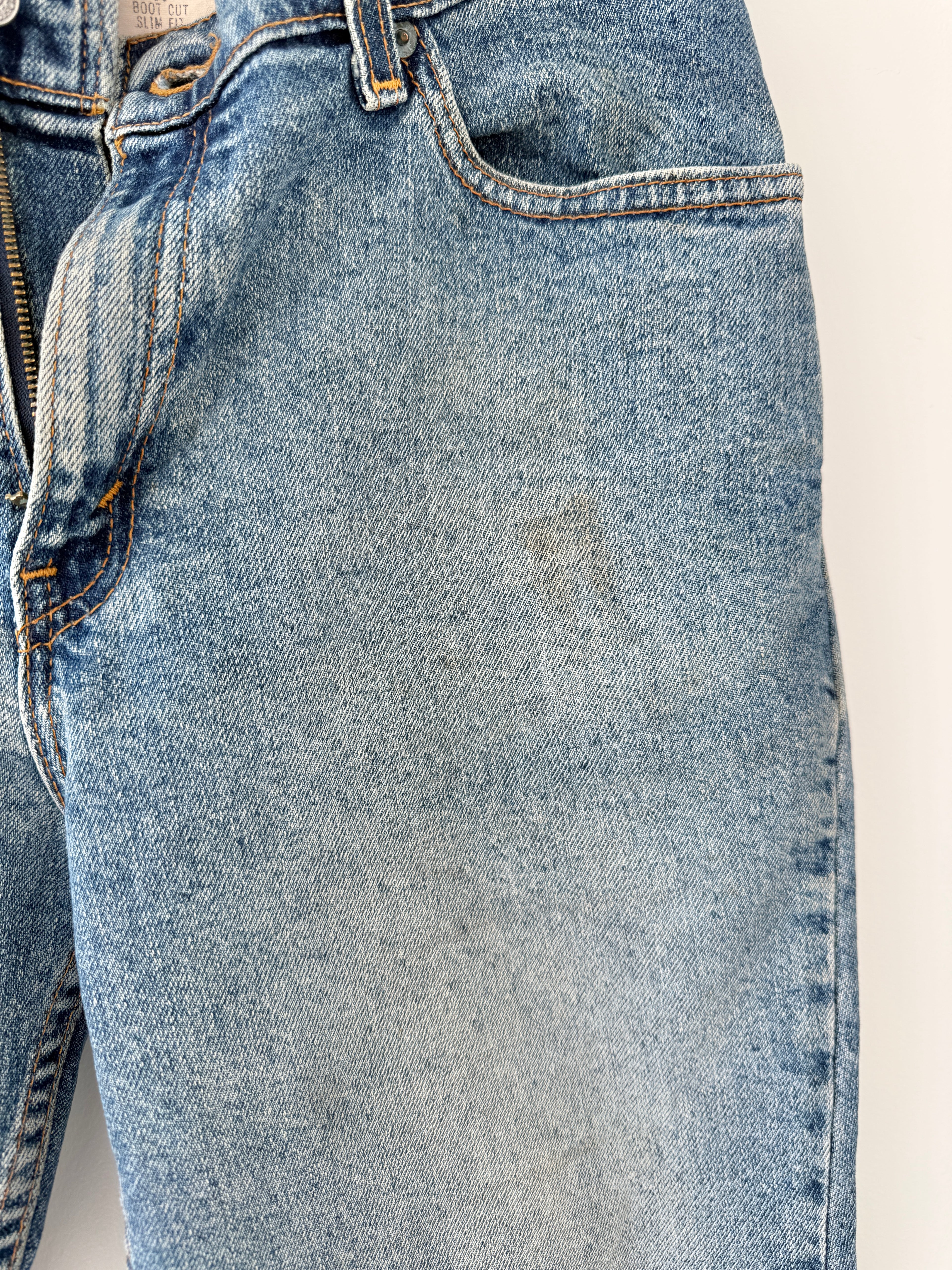 W27 L32 vintage Levis 517 27” measured medium blue faded denim Y2K 517 (not 100% cotton denim) 2% Lycra