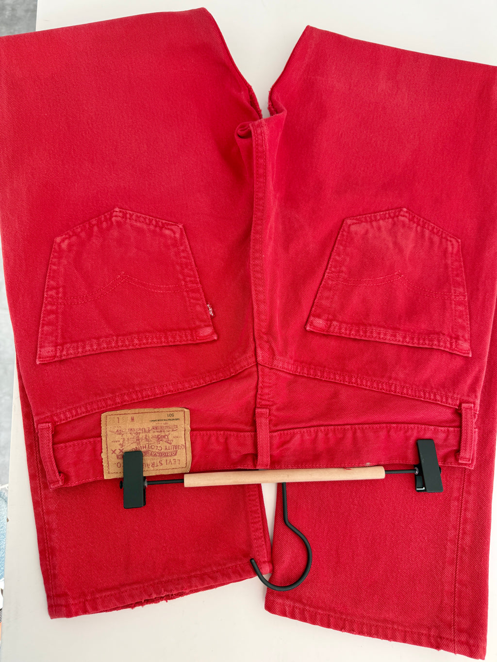 W31 L32 vintage Levis 501s 30/31” measured red denim 90s USA 501s
