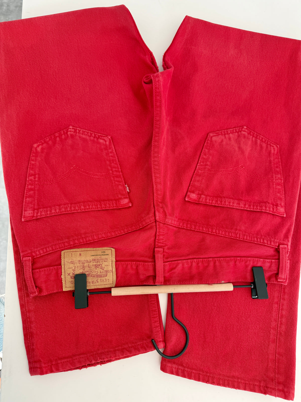 W31 L32 vintage Levis 501s 30/31” measured red denim 90s USA 501s