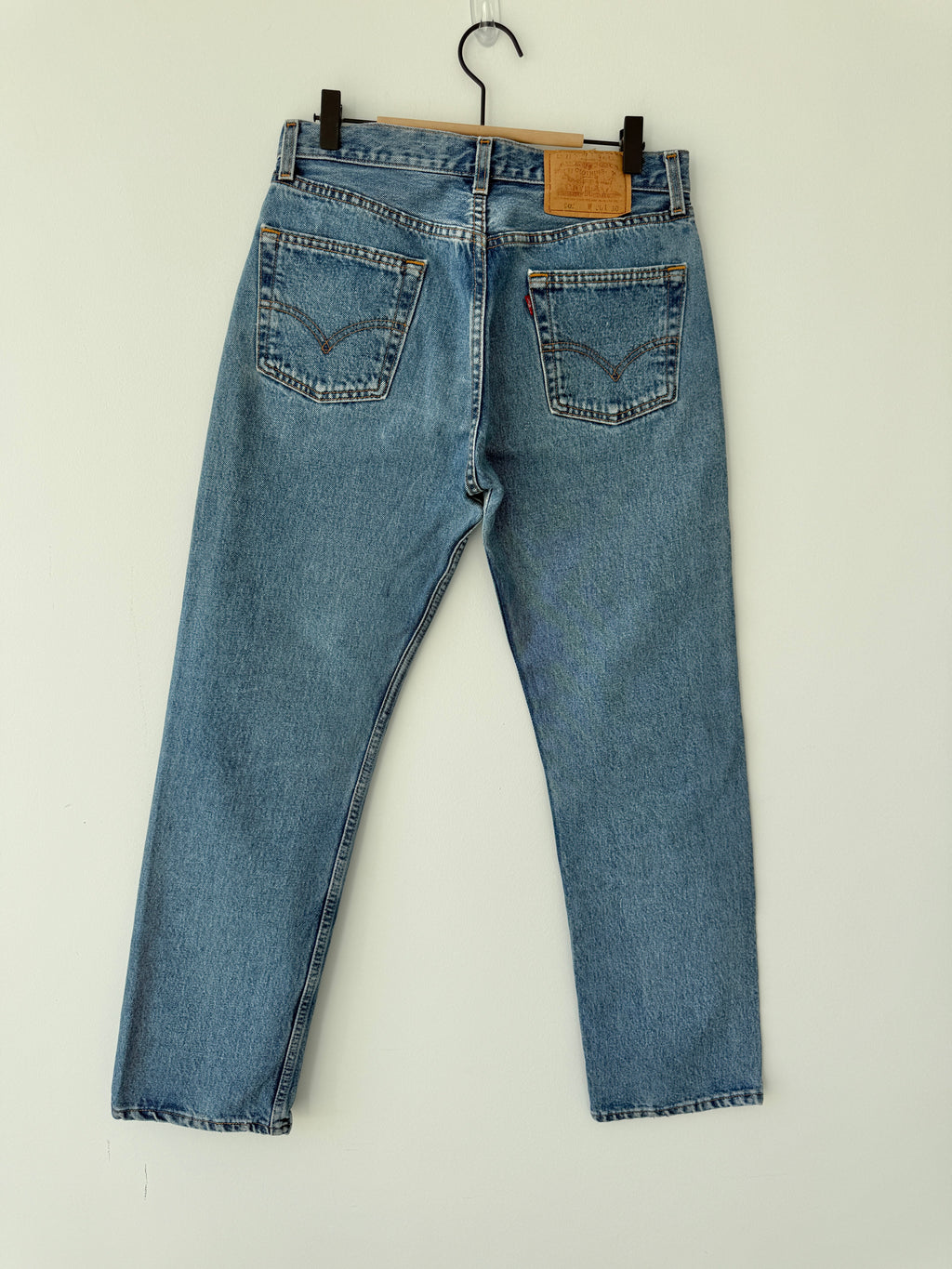 W29 L29 vintage Levis 501 28/29” measured waist dark blue 90s USA 501s
