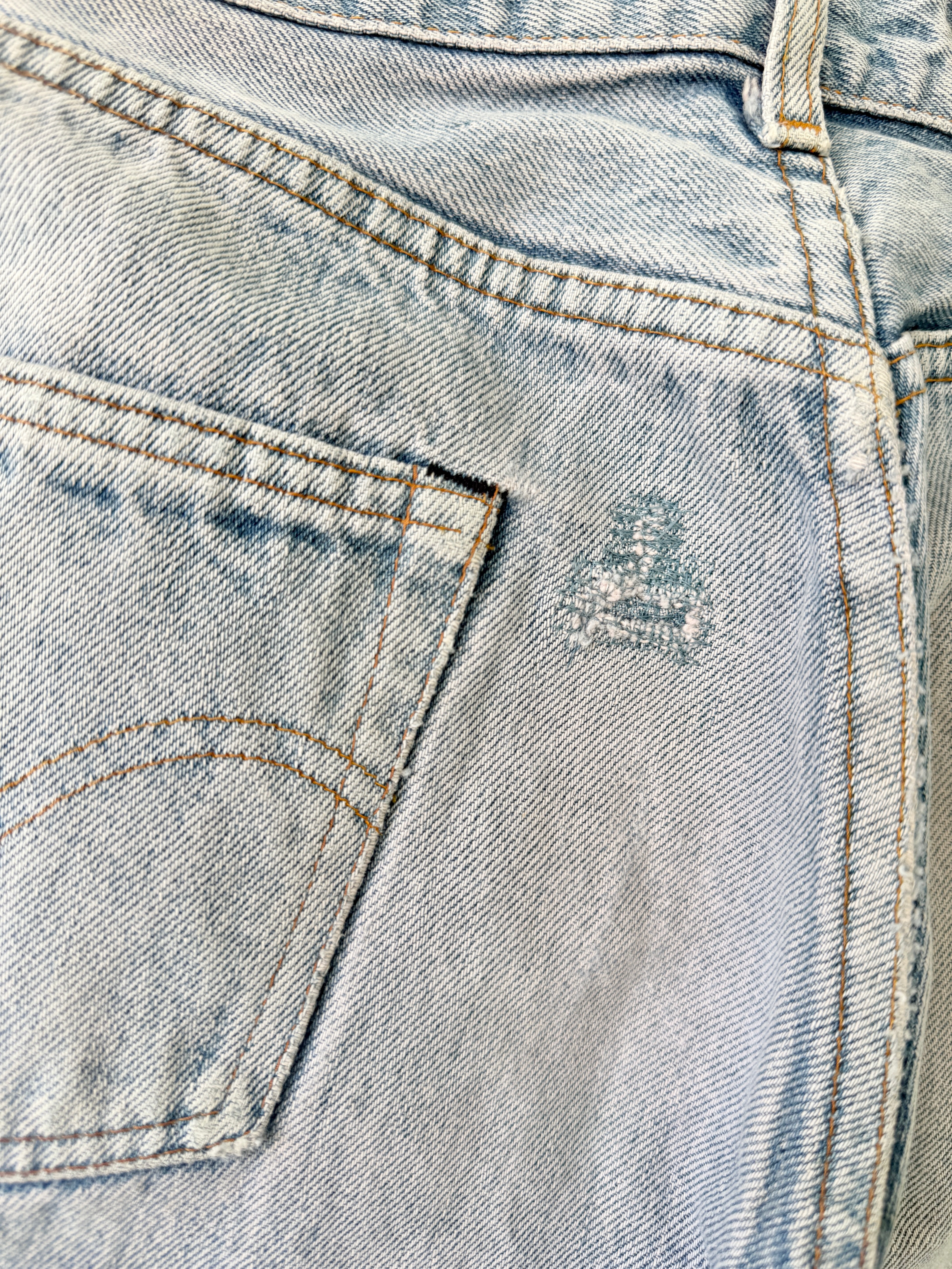 W26 L29 vintage Levis 501 25-26” measured light faded blue 80’s levi’s 501s