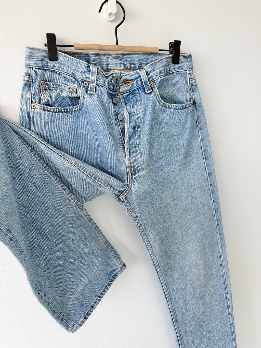 W29 L33 vintage Levis 501 28-29” measured light blue 90s denim Levi’s 501s USA
