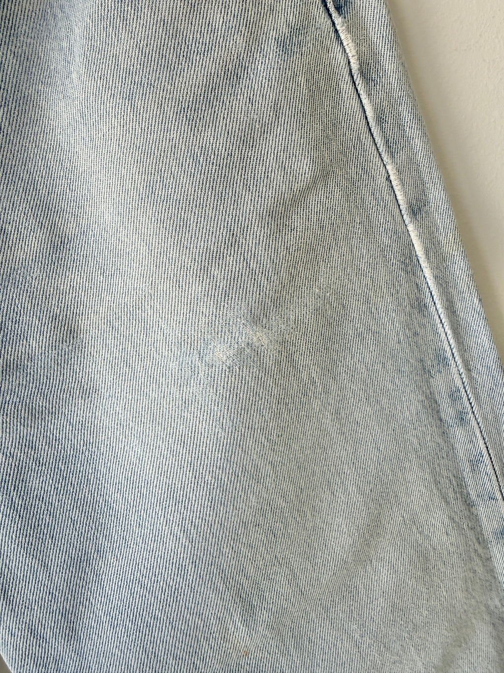 W30 L31 vintage Levis 501 29/30” light blue Levi’s 501s destroyed but beautiful denim