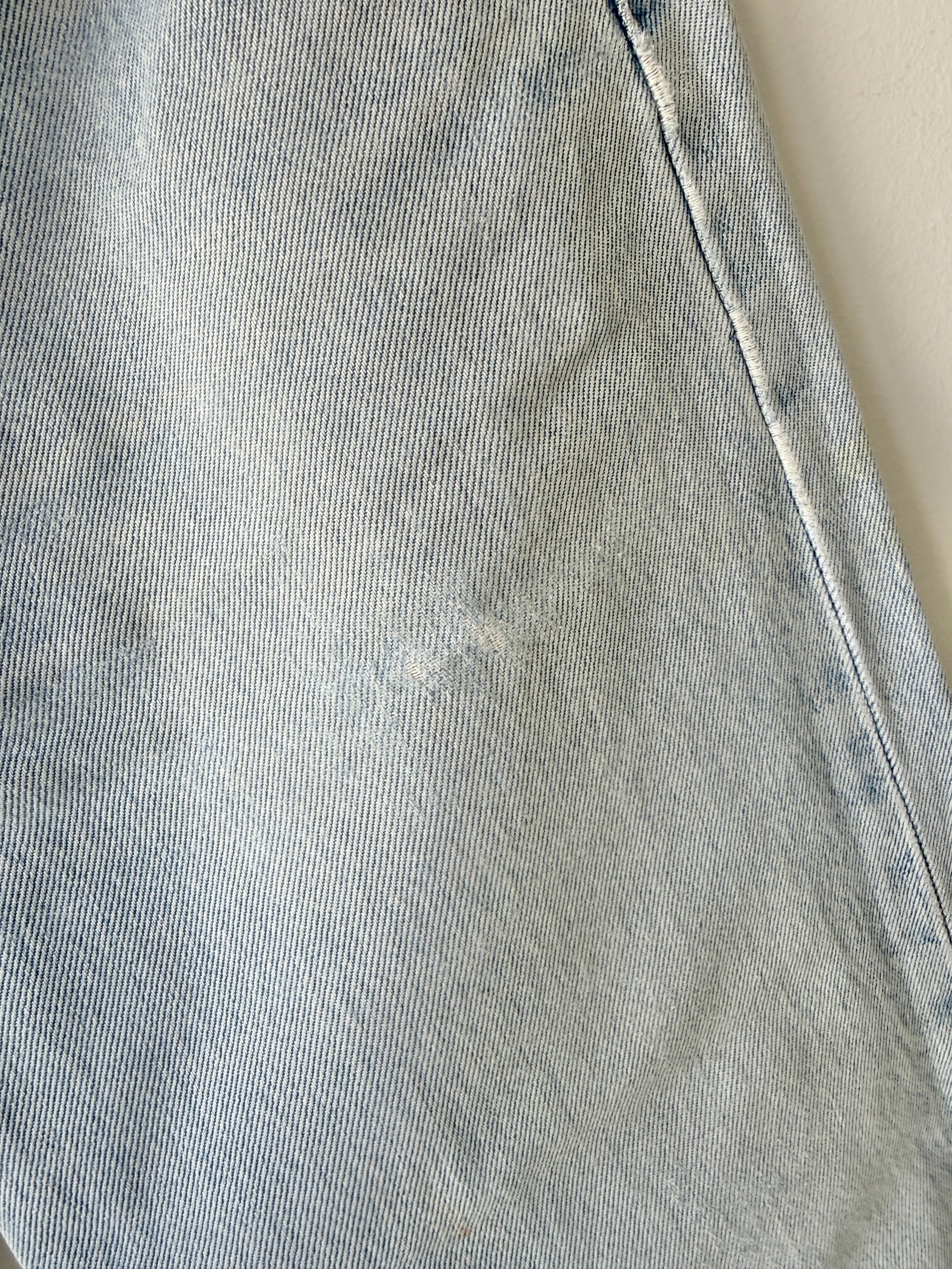 W30 L31 vintage Levis 501 29/30” light blue Levi’s 501s destroyed but beautiful denim