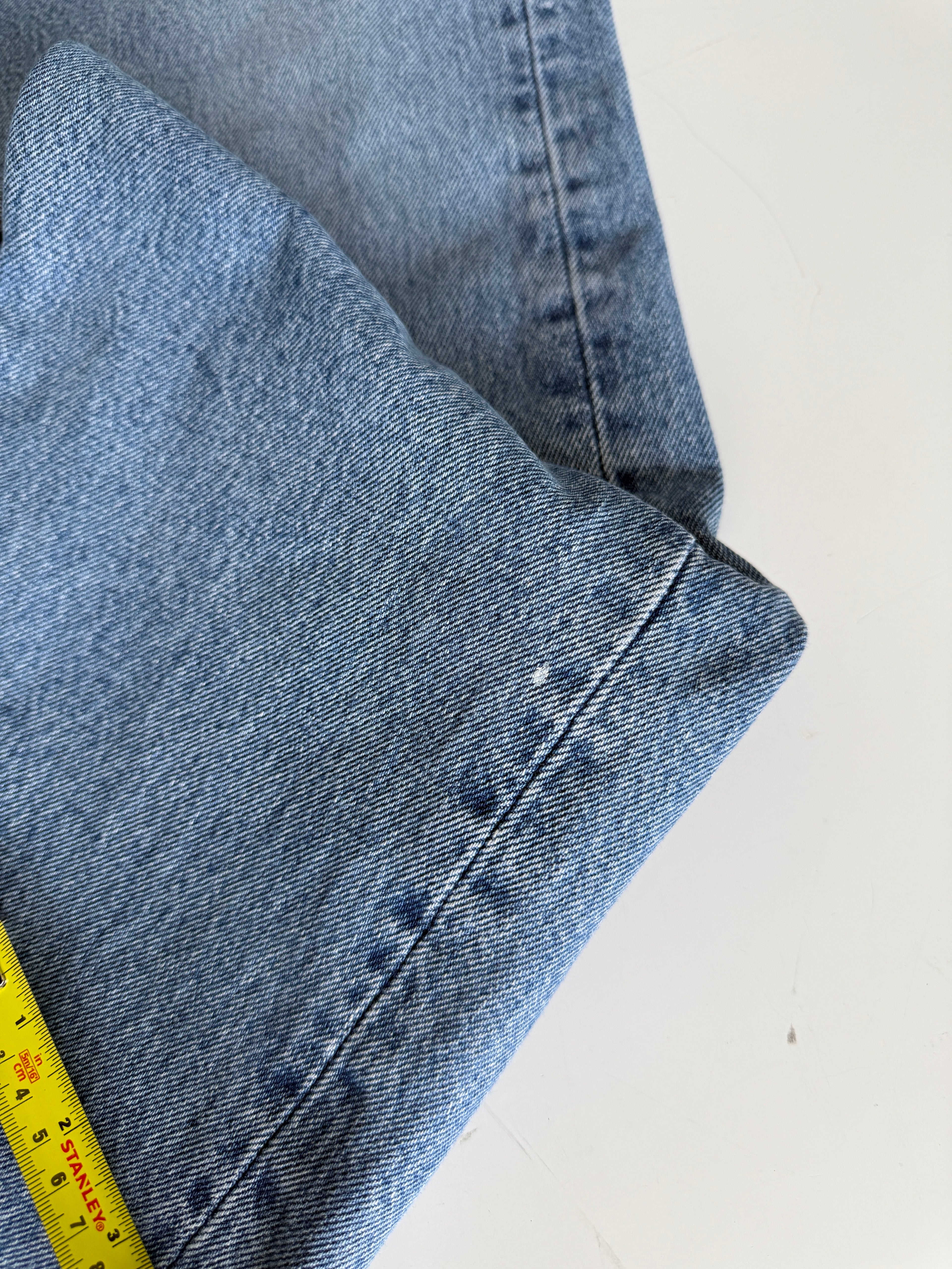 W33 L33 vintage Levis 501 32/33” measured medium blue faded 90s USA Levi’s 501s