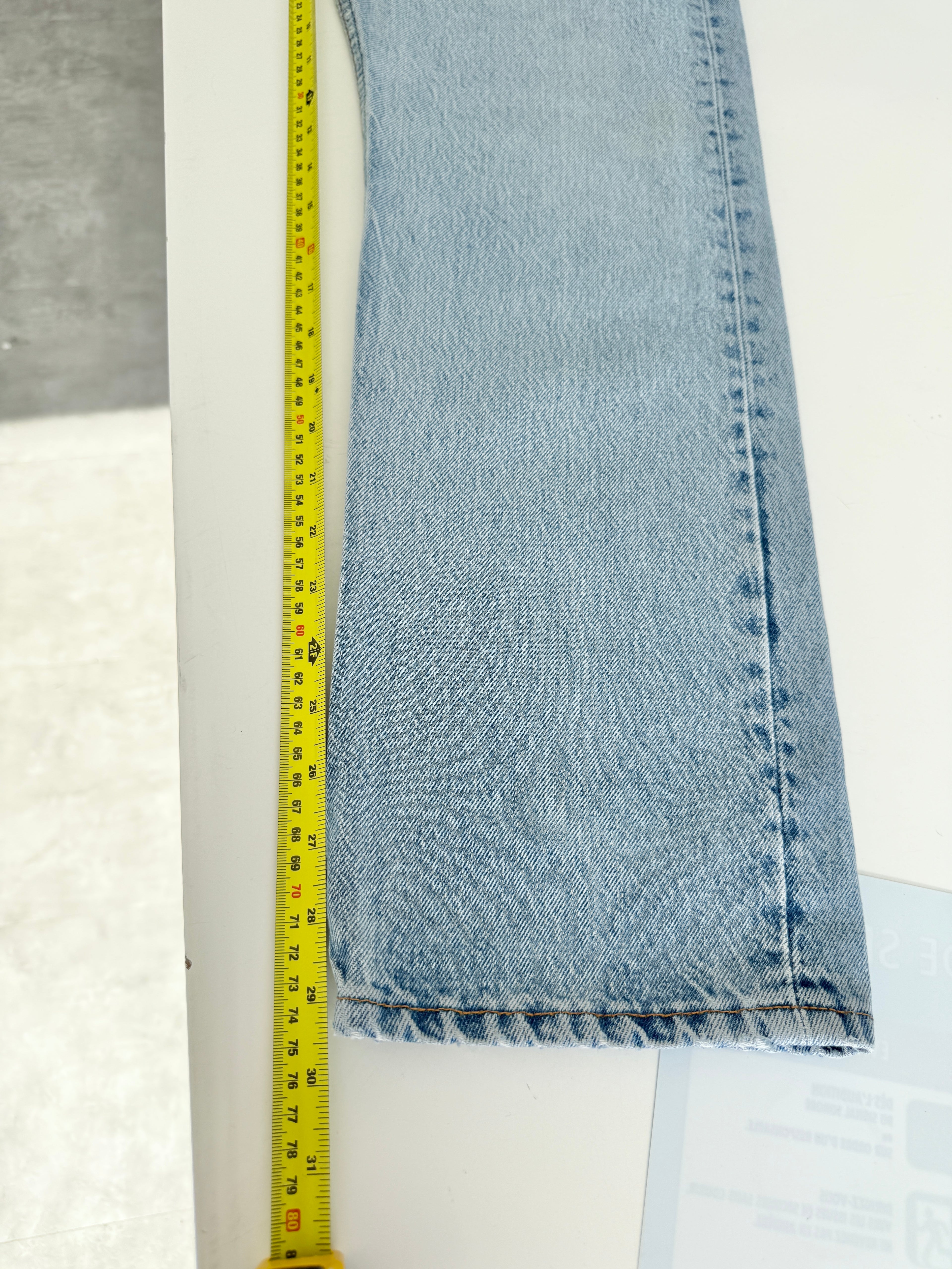 W27 L29 vintage Levis 501 27” measured waist light blue 501s 90s USA student fit denim