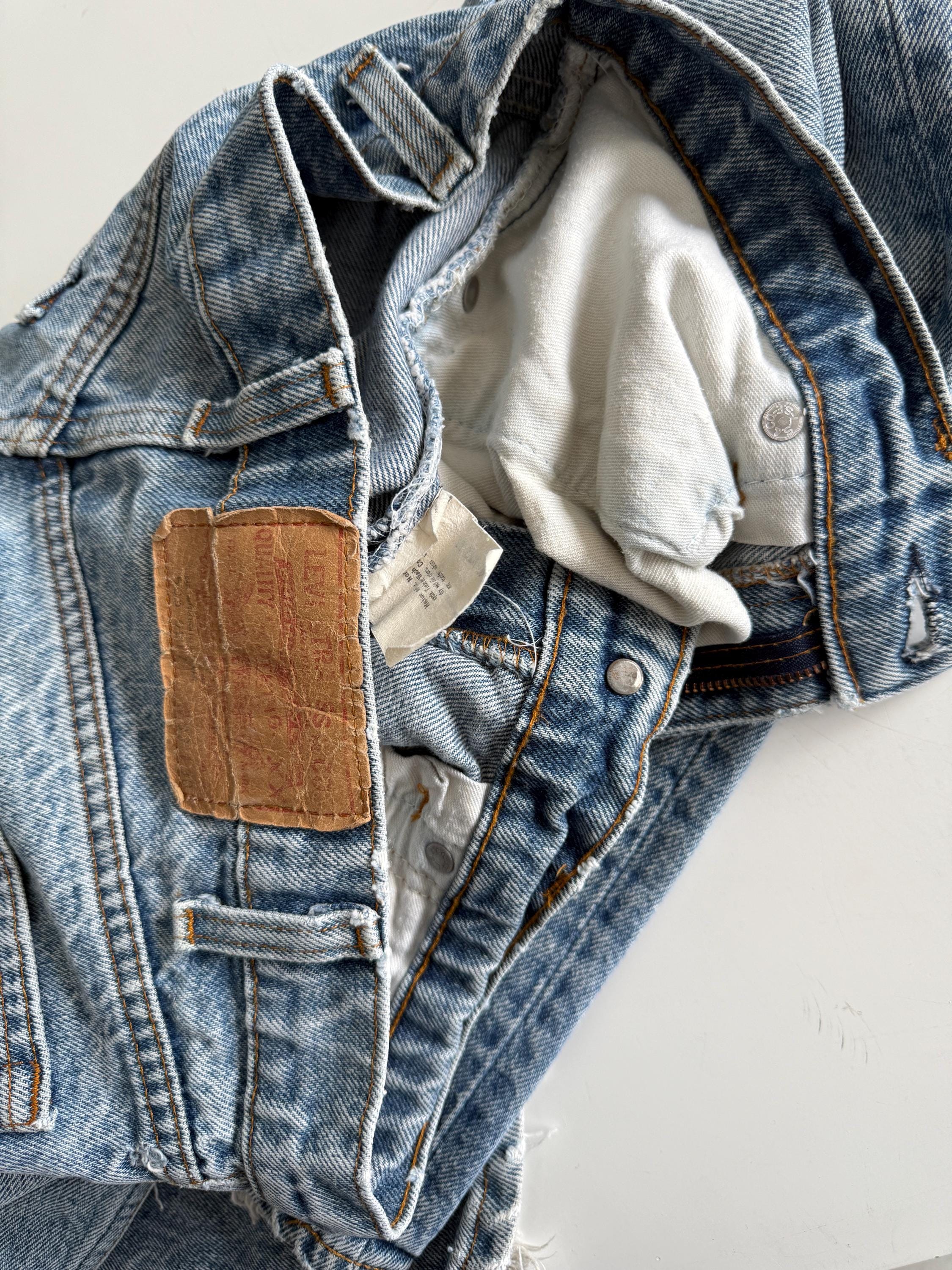 W30 L29 vintage Levis 505 29-30” measured waist faded denim made in USA 80s