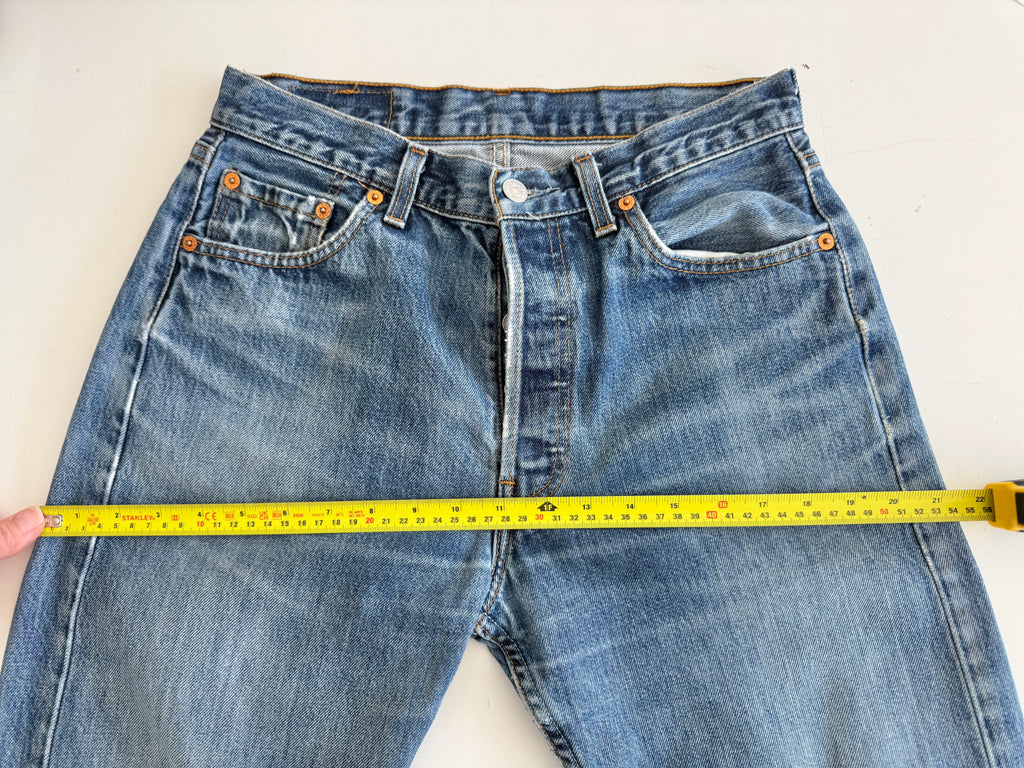 Soft W28 L31 vintage Levis 501 27/28” measured waist faded dark blue 501s 90s denim