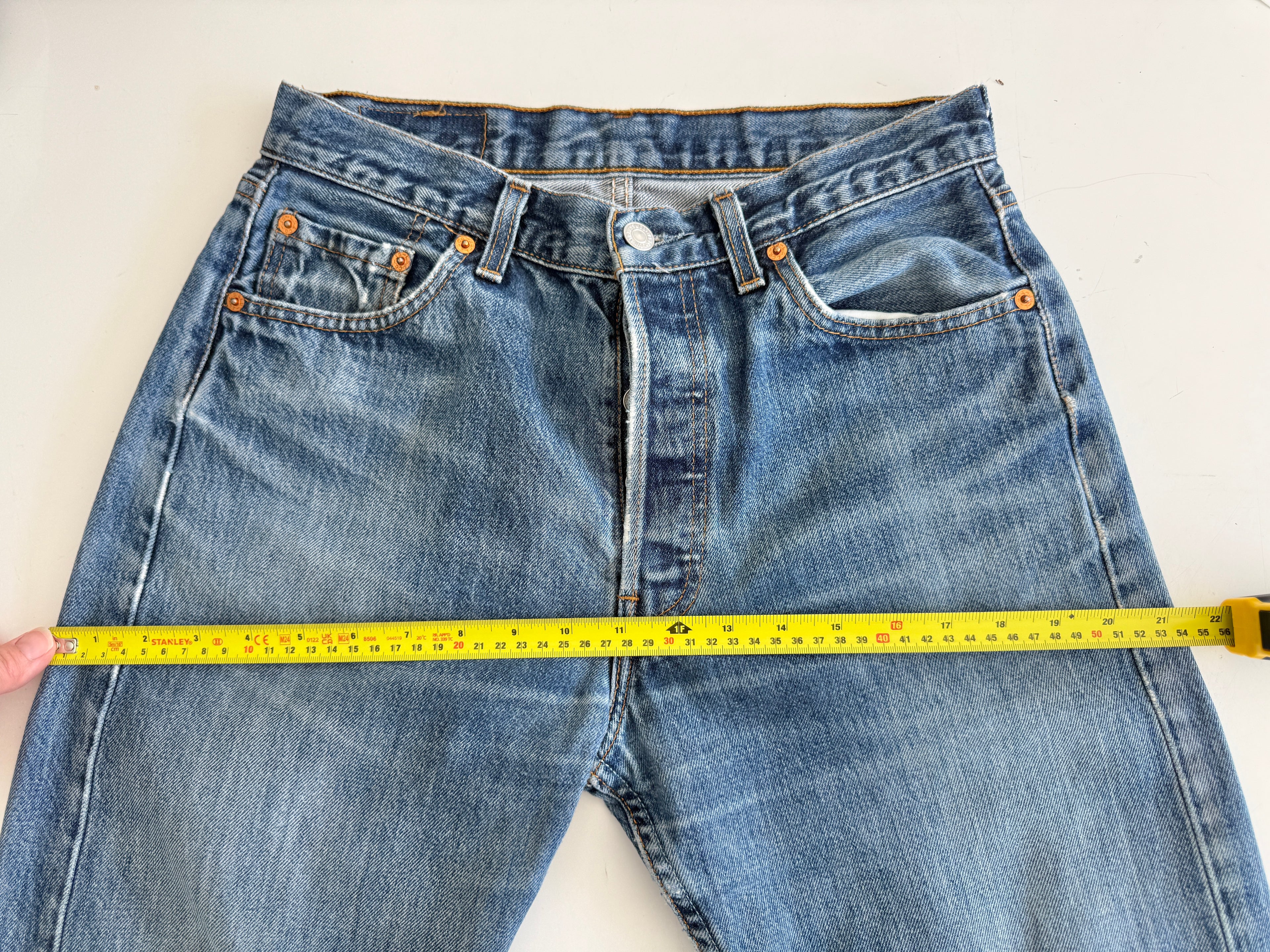 Soft W28 L31 vintage Levis 501 27/28” measured waist faded dark blue 501s 90s denim