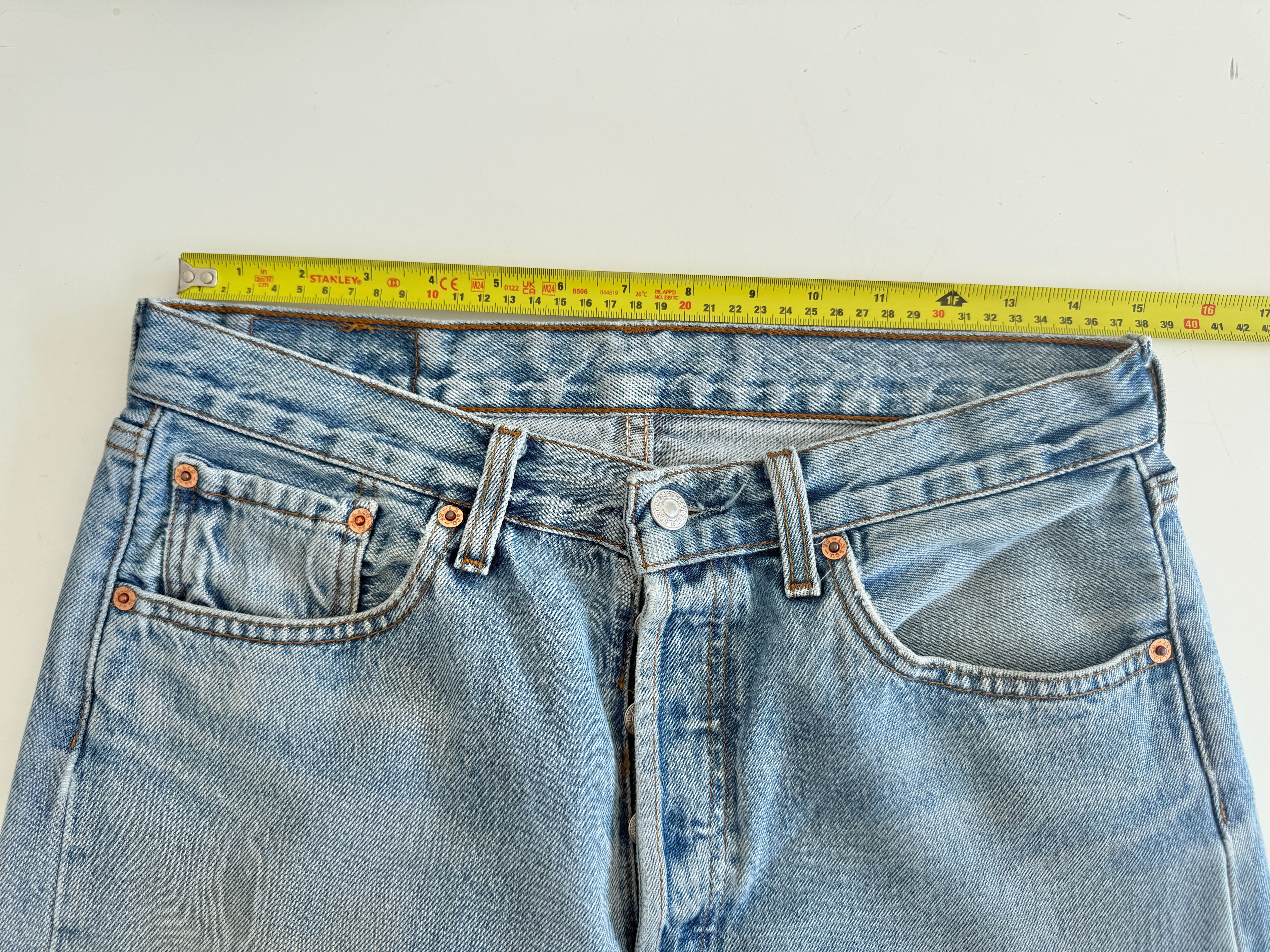 Soft W30 L29 vintage Levis 501 29/30” measured waist light blue dirty Y2K 501s