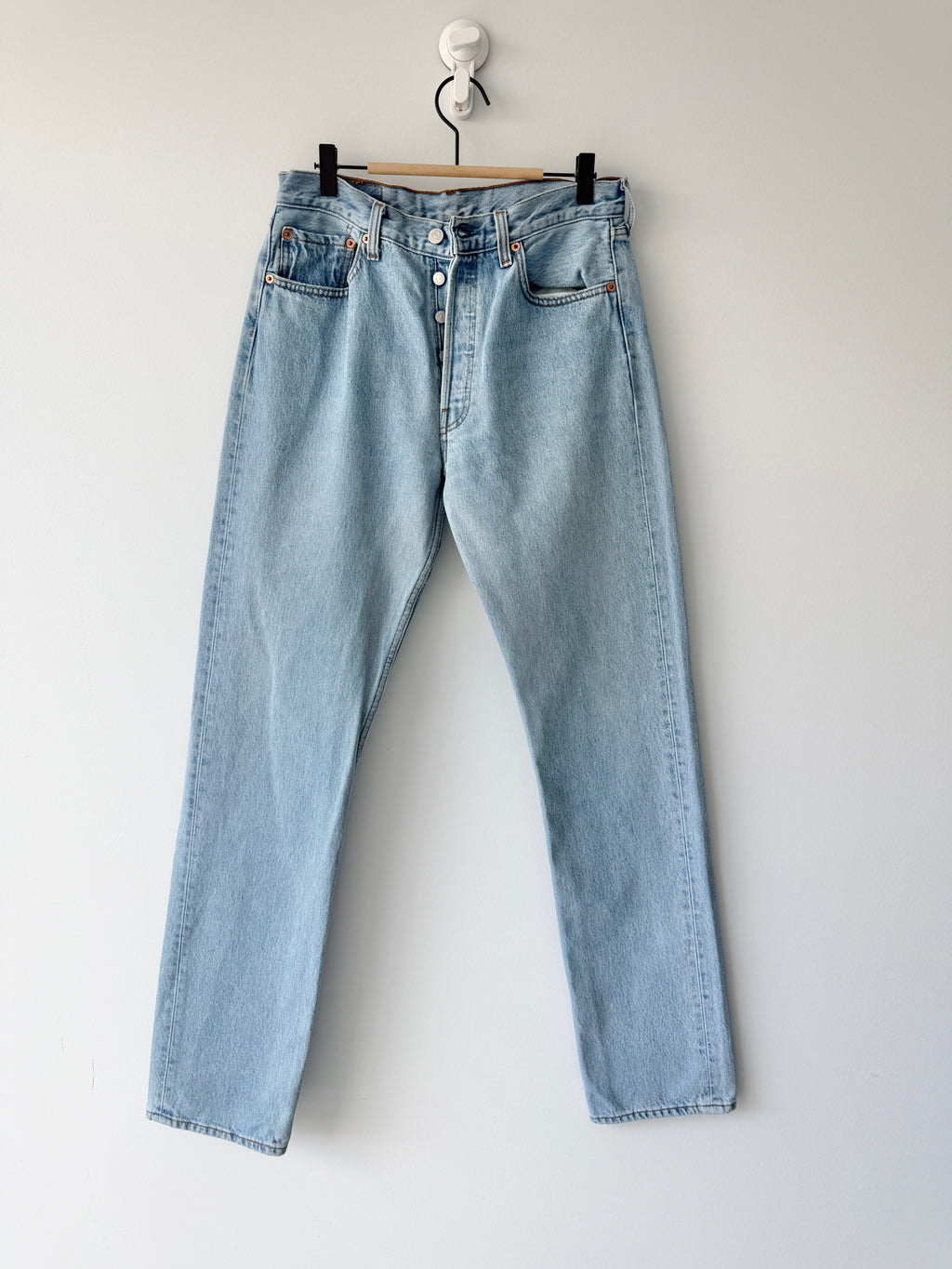 W29 L33 vintage Levis 501 29” measured light blue faded 90s denim Levi’s 501s