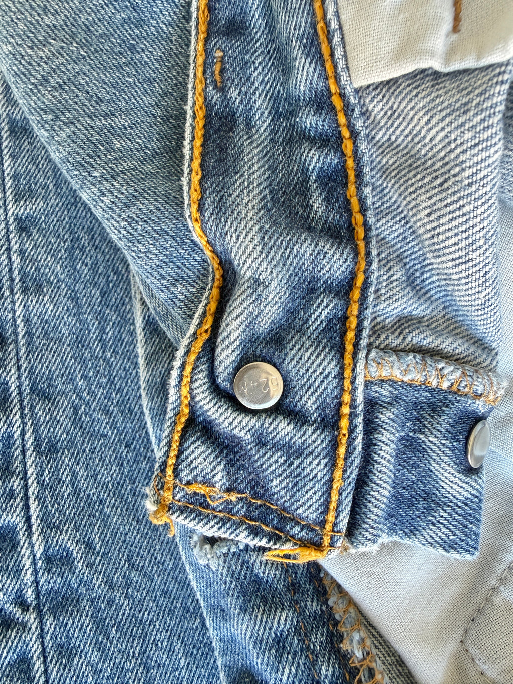W31 L30 vintage Levis 501xx 31” measured fade whiskers USA 501s 90s