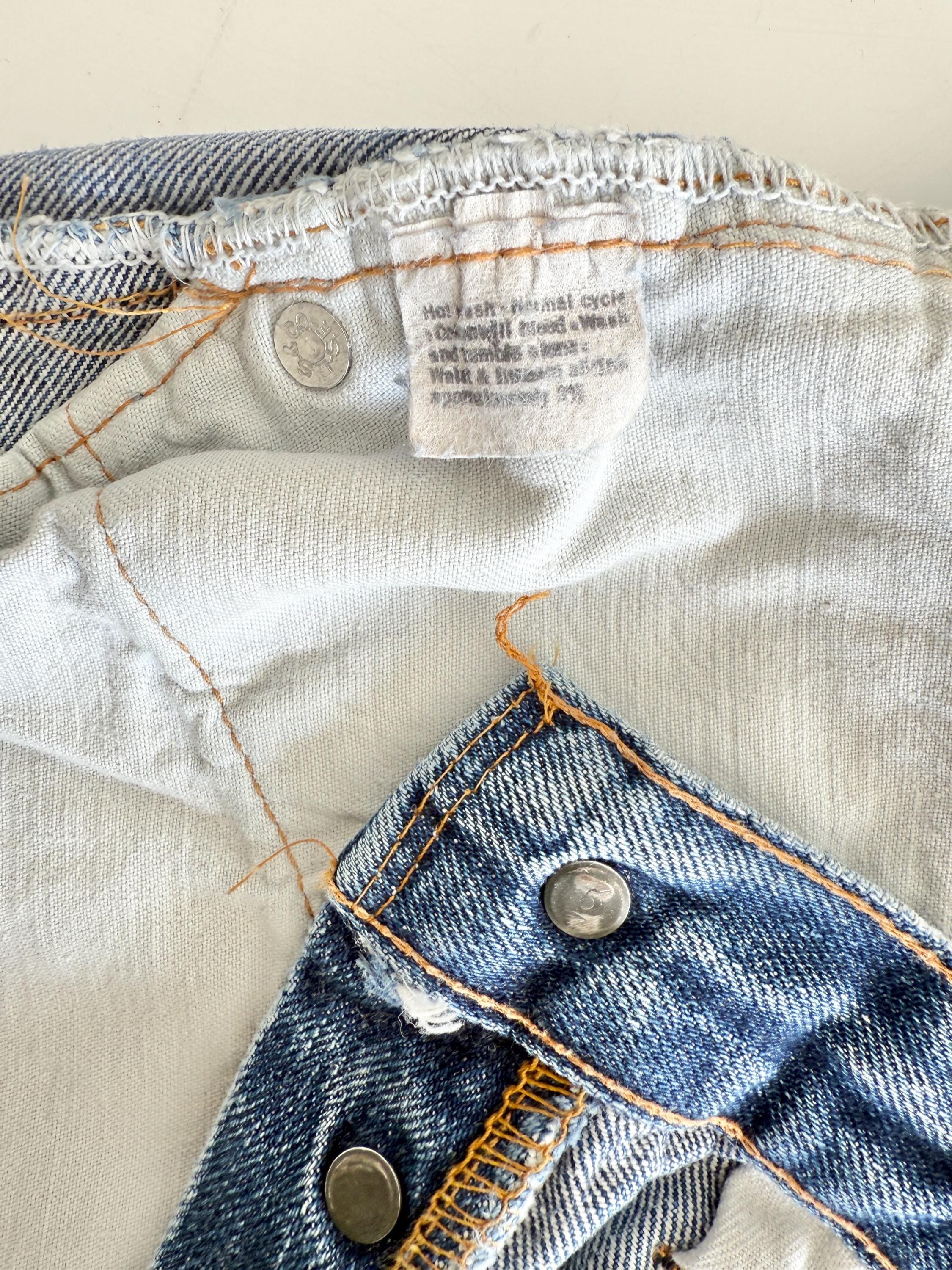 W27 selvedge Levis 501 vintage shorts 26-28” measured waist medium faded blue made in USA 70/80s