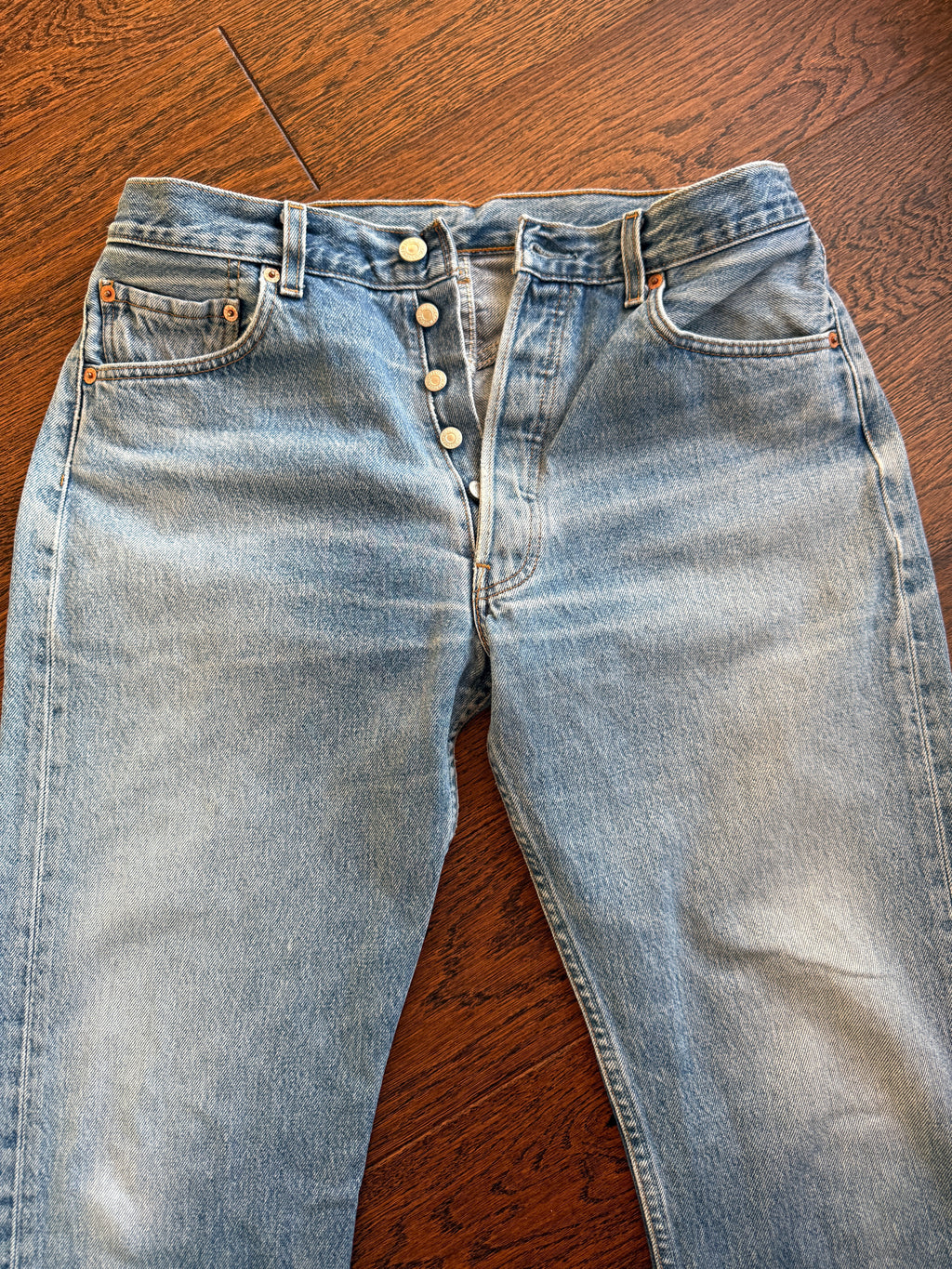 Soft W32 L31 vintage Levis 501s 31/32” measured medium blue faded Y2K 501s