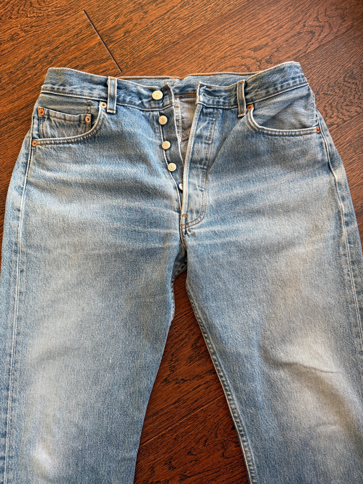 Soft W32 L31 vintage Levis 501s 31/32” measured medium blue faded Y2K 501s