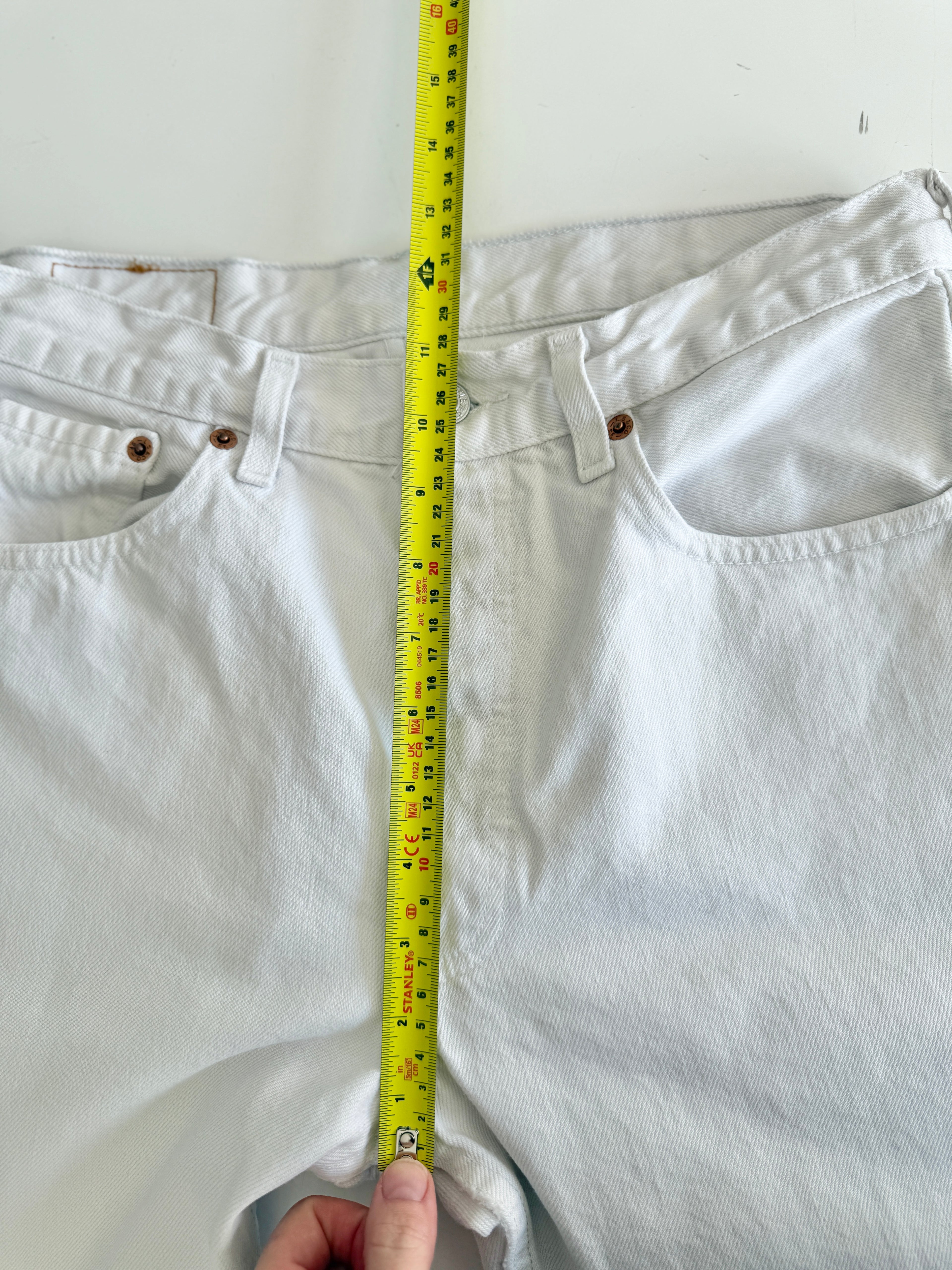 W29 L27 vintage Levis 501 28-29”” measured white denim 90s 501s