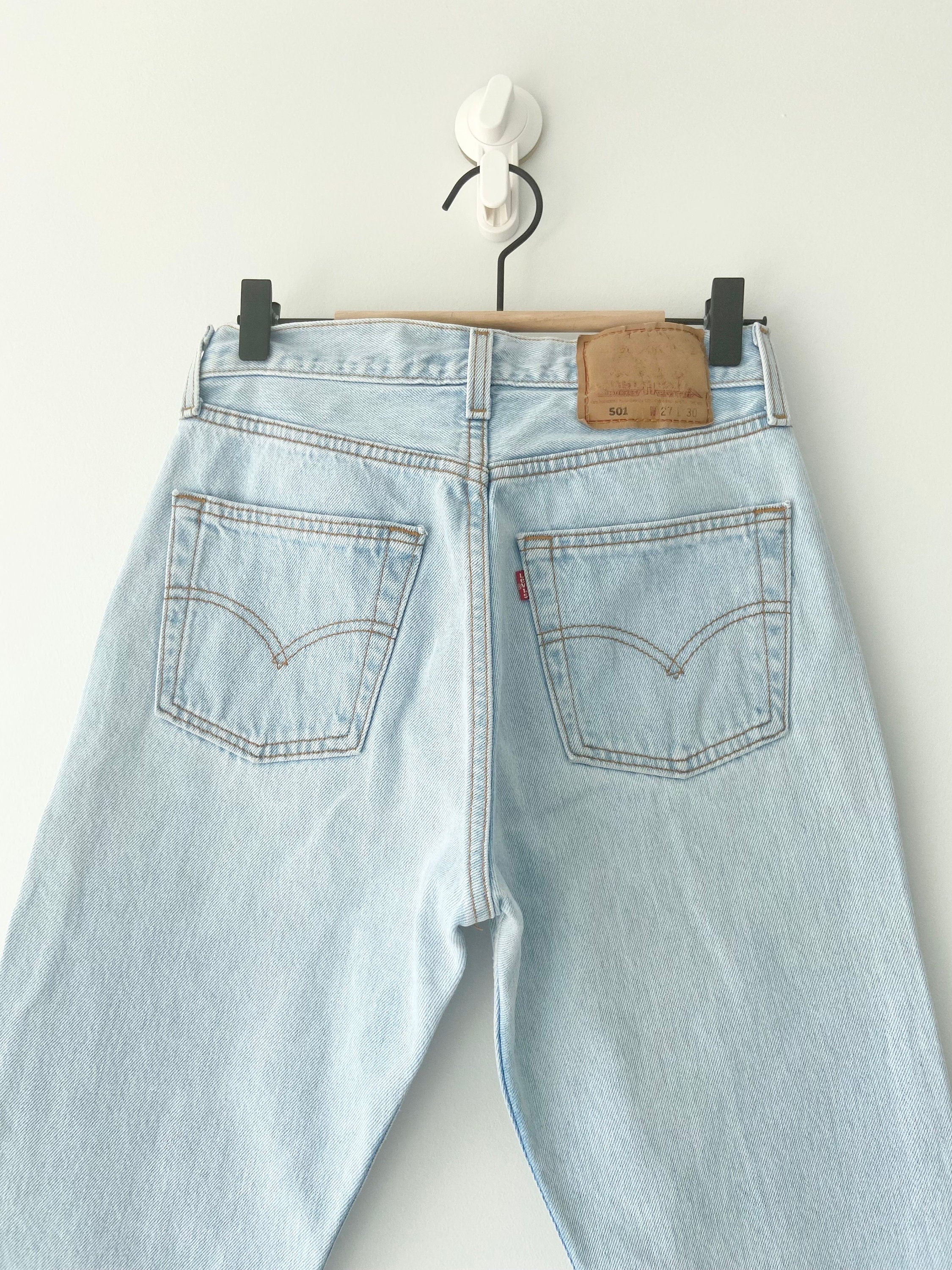 w26 L28  Vintage Levi’s 501 jeans made in USA  light blue faded vintage 501 jeans