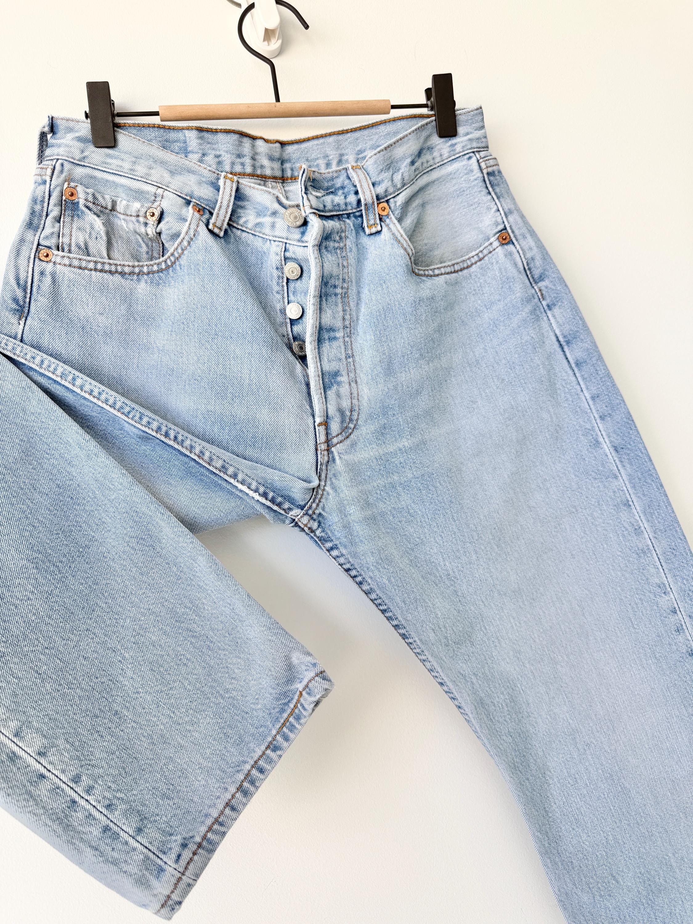 Levis 501s  vintage w29 L29 light blue 501s made in 90s straight leg jeans 501 28”/29” waist