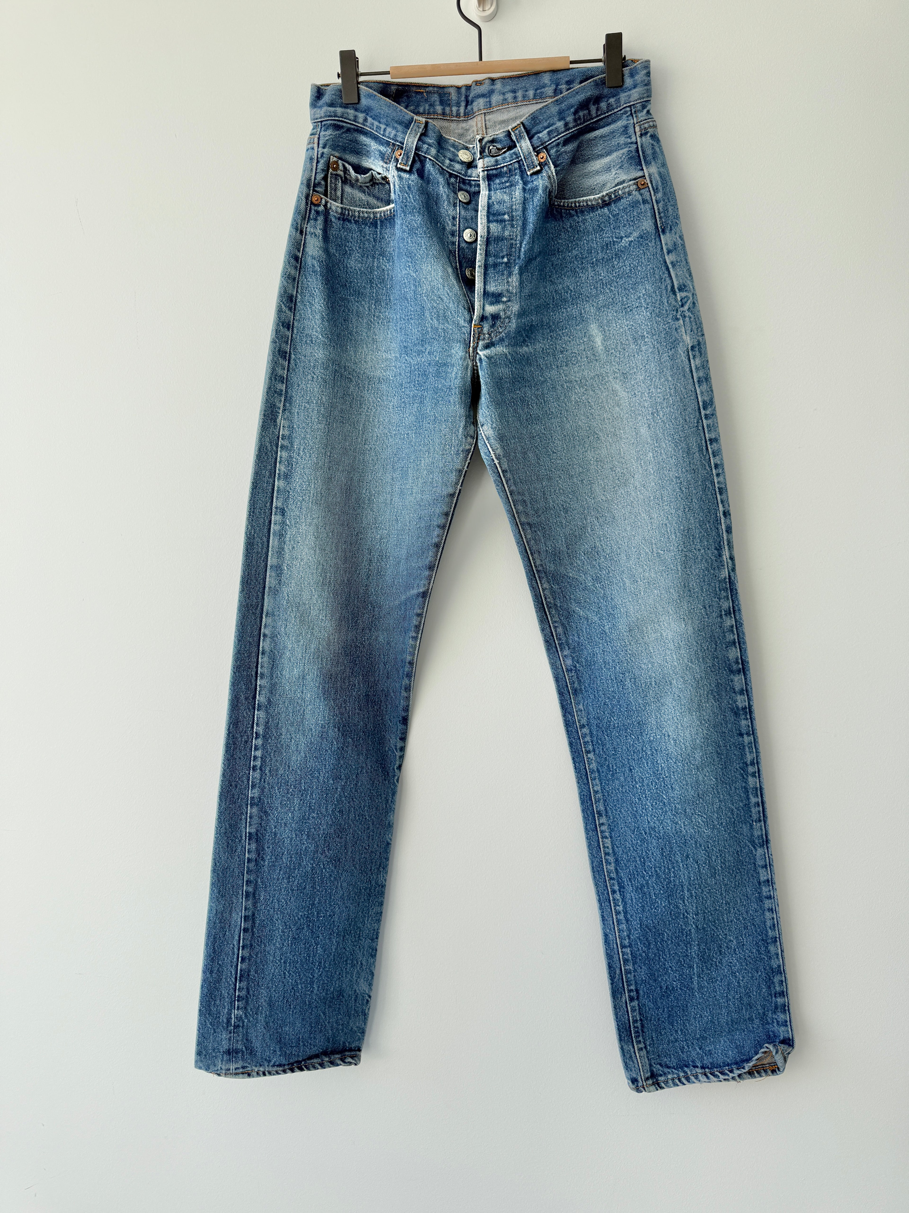 W29 L32 vintage Levis 501 28-29” measured dark faded blue denim 80’s levi’s 501s