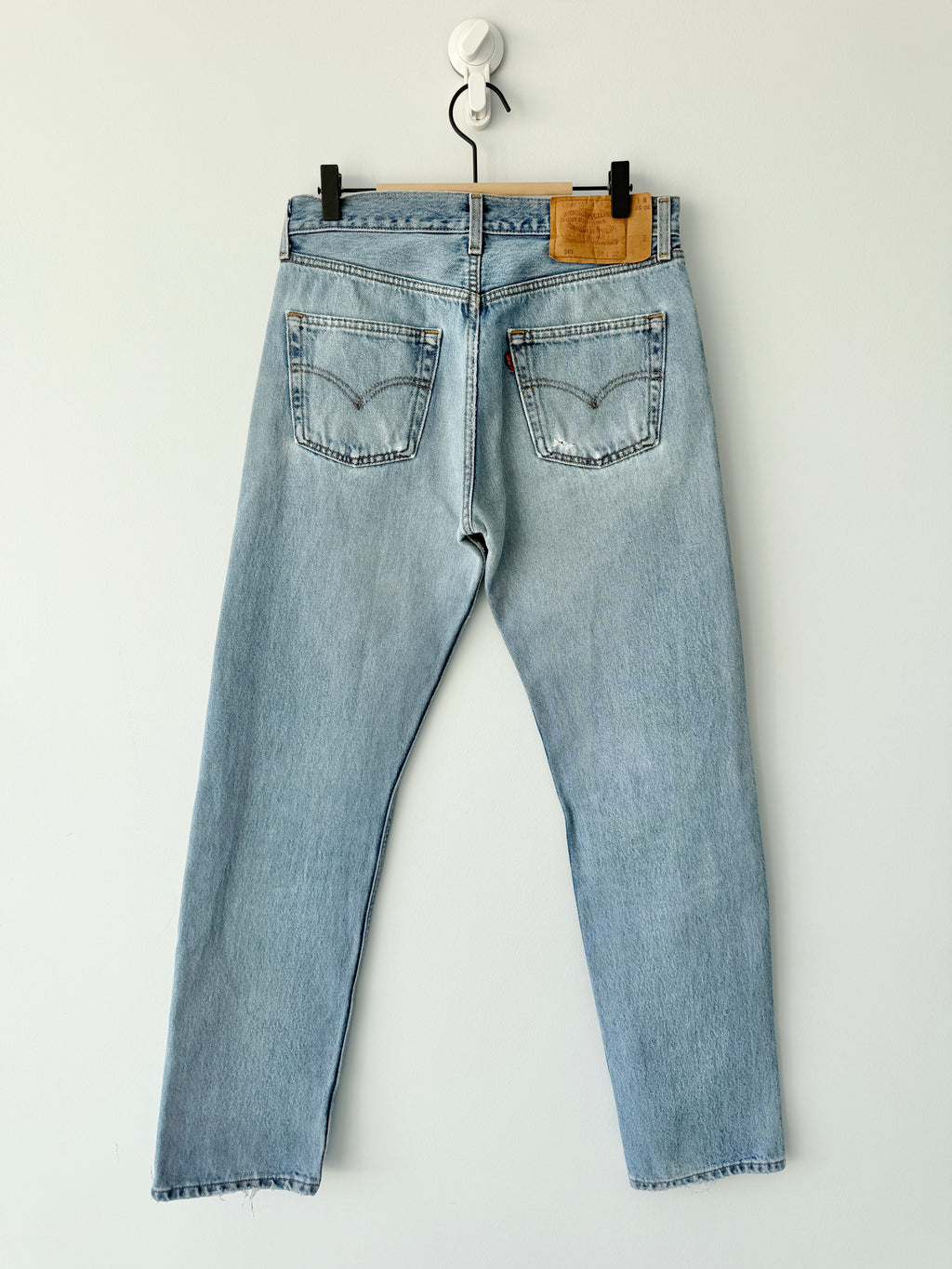 W29 L31 vintage Levis 501 28-29” measured light faded blue denim y2k levi’s 501s