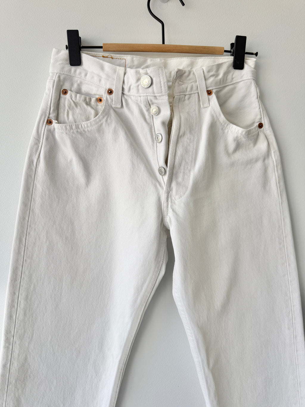 W24 L28 vintage Levis 501 23/24” measured waist white 501s 90s denim