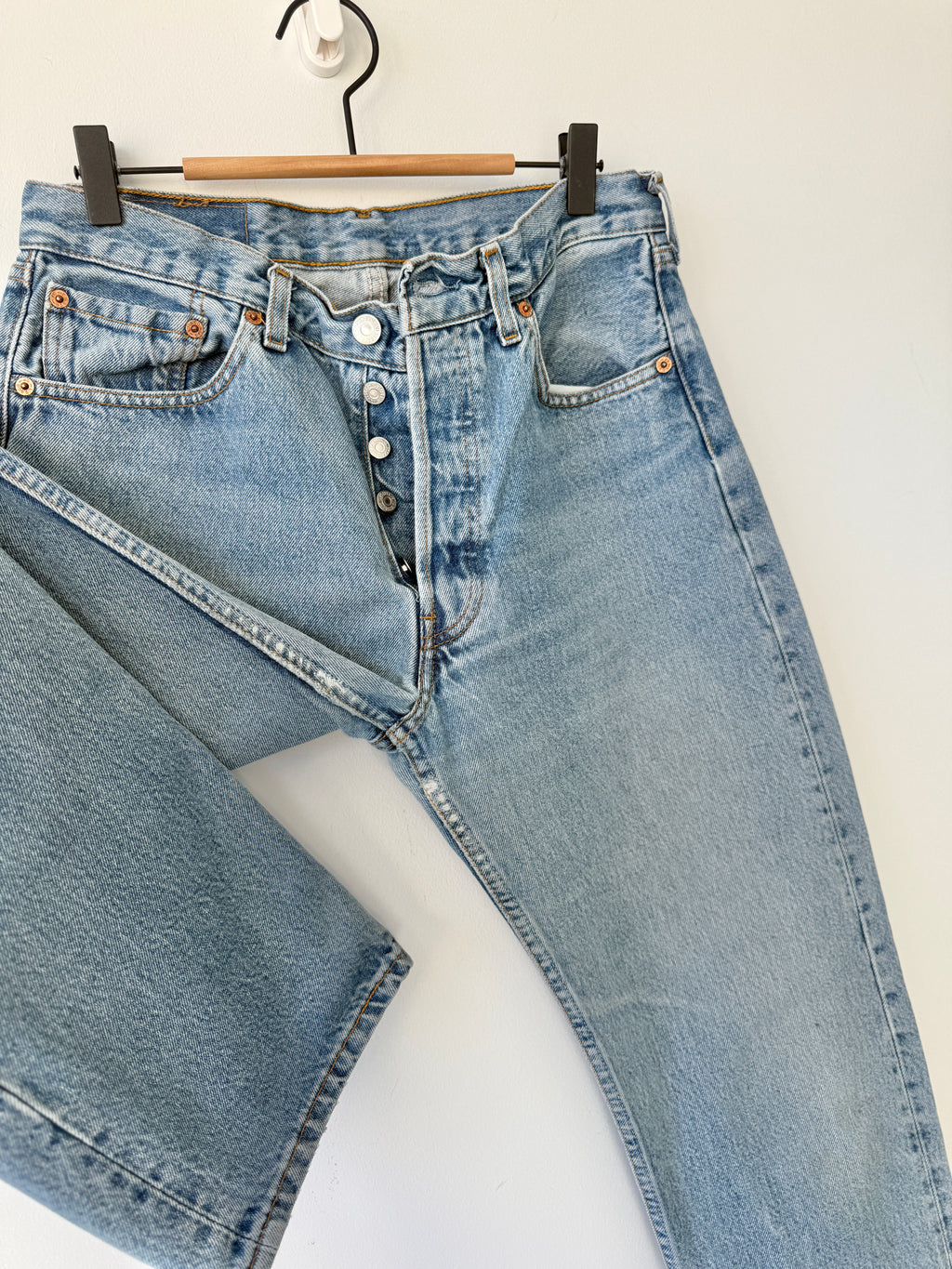 W29 L30 vintage Levis 501 29” measured medium faded blue Y2K Levi’s 501s