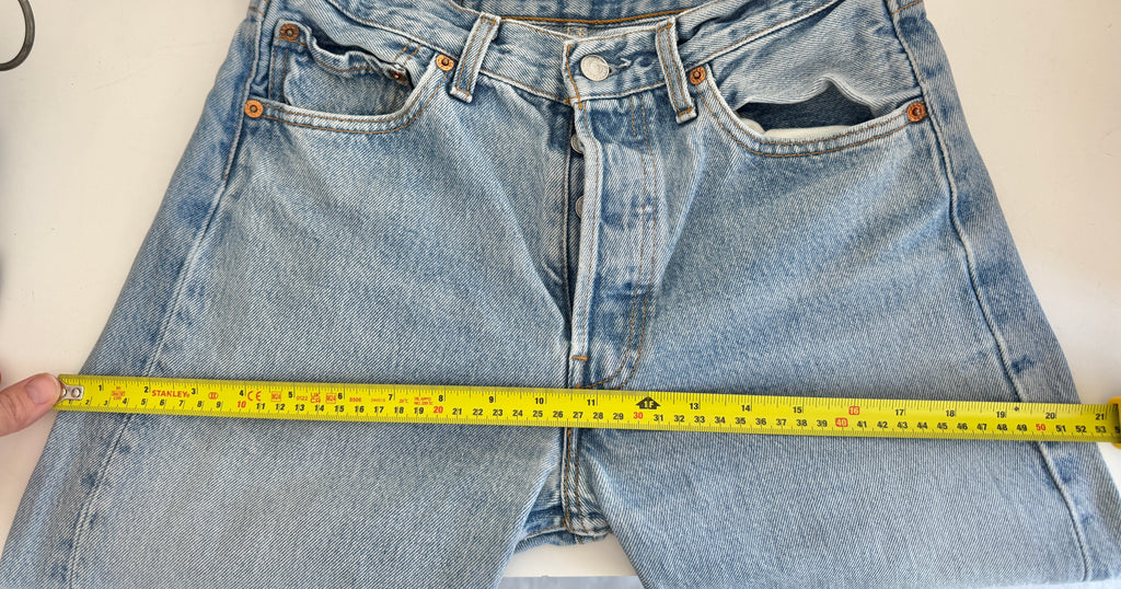 W27 vintage Levis 501 shorts 26/27” light blue Levi’s 501s 90s