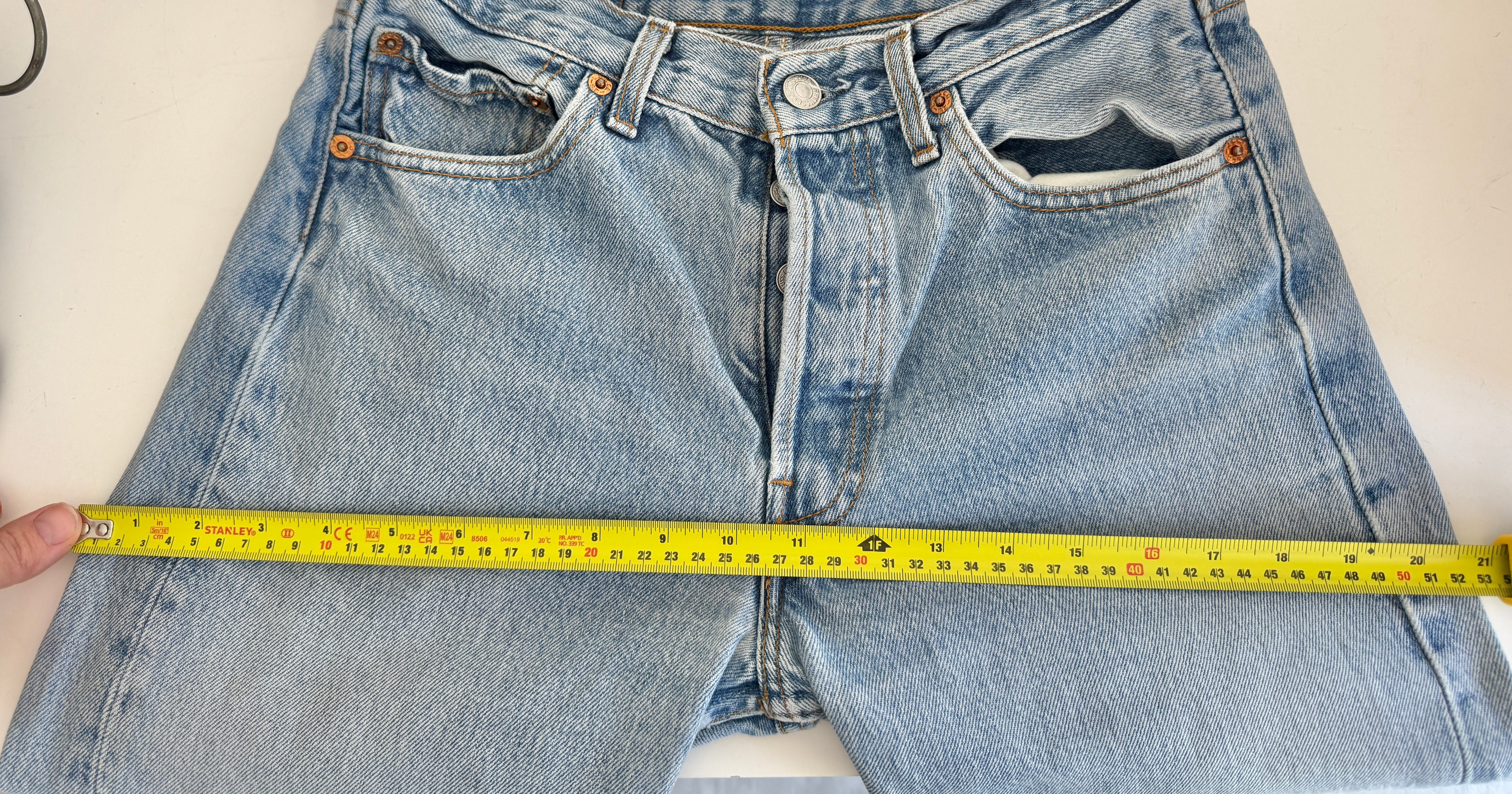 W27 vintage Levis 501 shorts 26/27” light blue Levi’s 501s 90s
