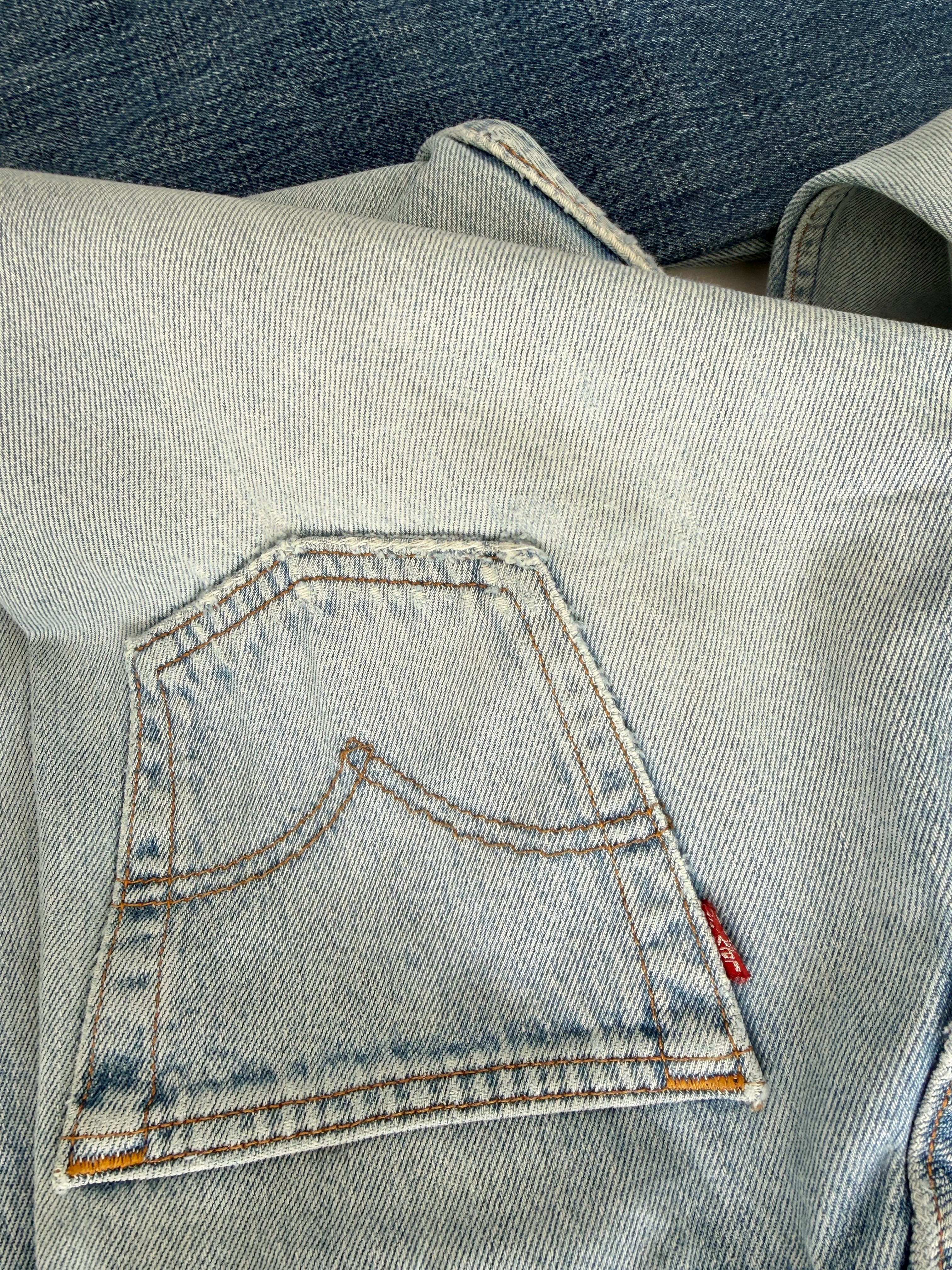 Soft W25 L29 vintage Levis 501 24/25” measured waist light blue 501s made in 90s USA
