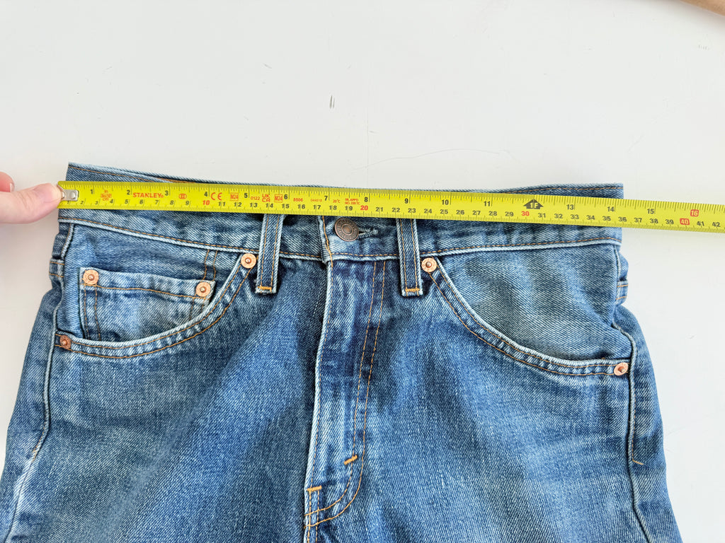 W26 L28 vintage Levis 517 26” measured dark faded blue denim Y2K Levi’s 517s wallet mark
