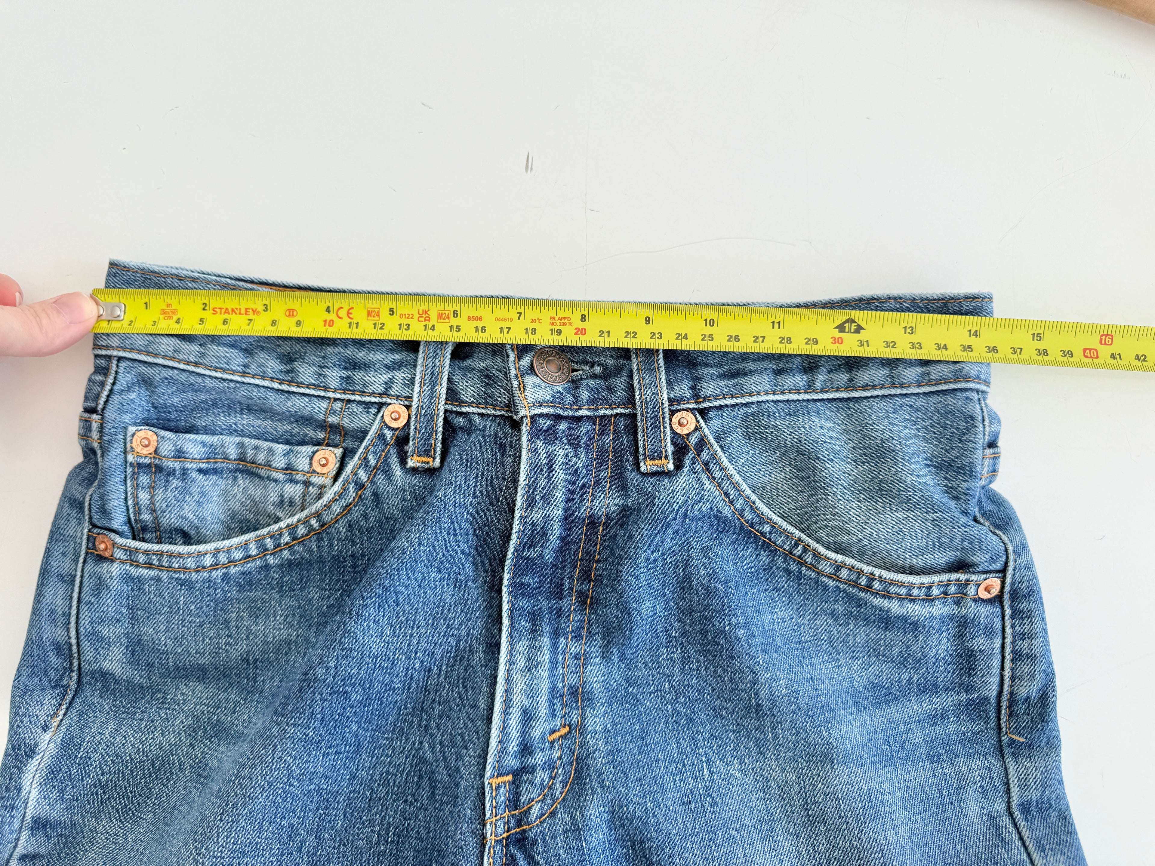 W26 L28 vintage Levis 517 26” measured dark faded blue denim Y2K Levi’s 517s wallet mark