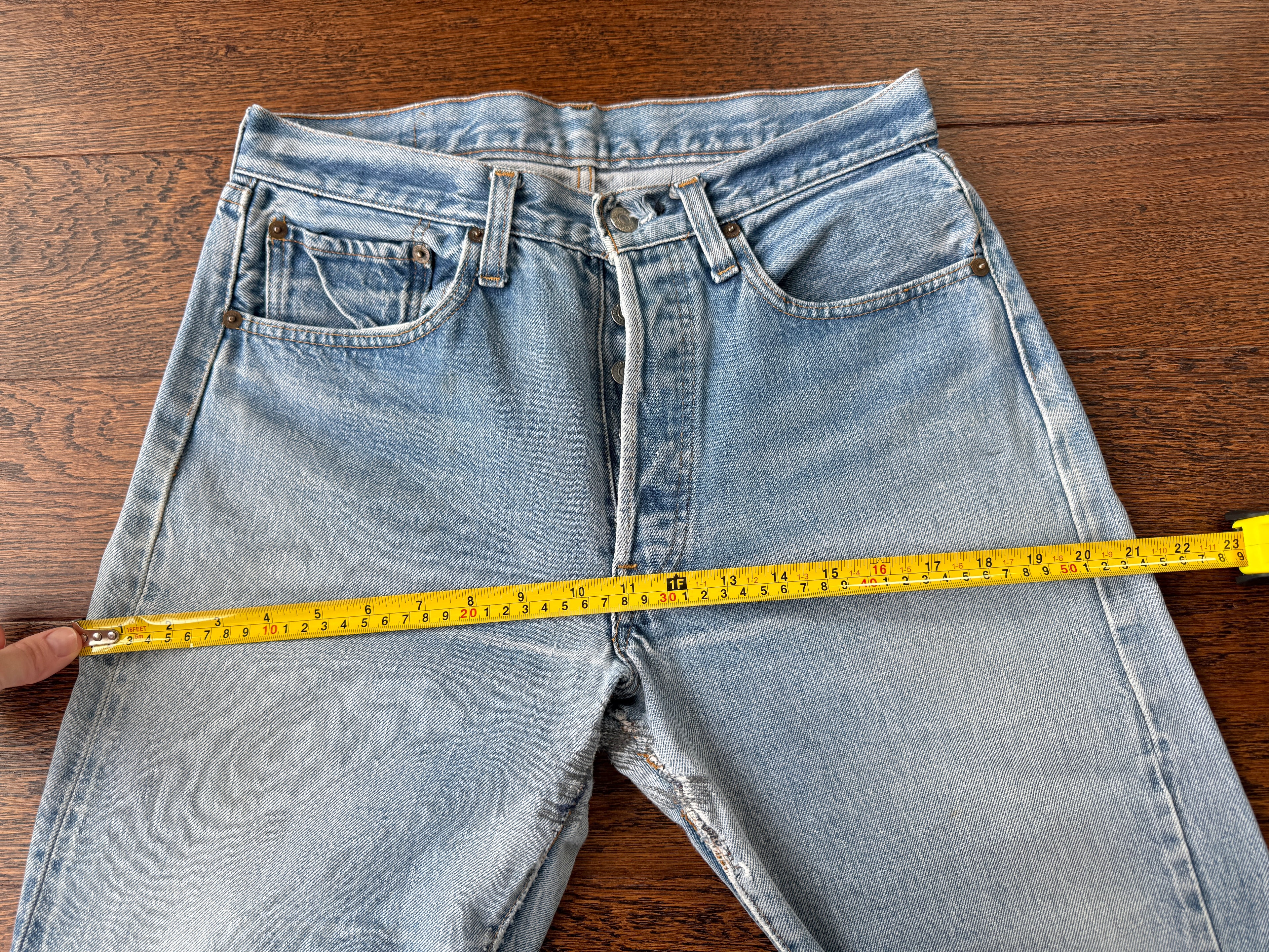 Selvedge W30 L33 vintage Levis 501 29/30” measured light faded blue denim 80’s 501s USA selvedge denim