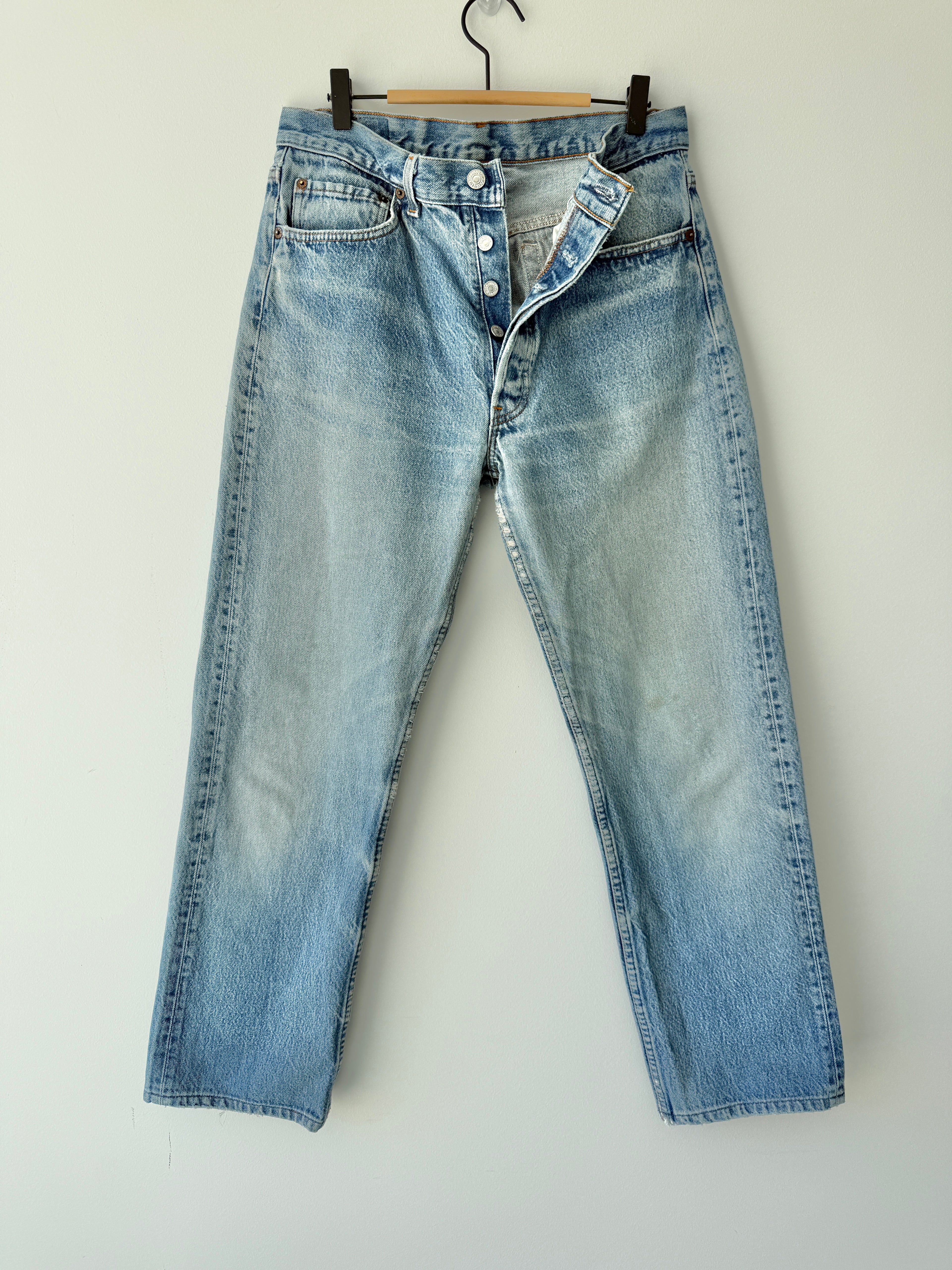 W31 L29 vintage Levis 501 30/31” measured waist medium faded blue 501s early 90s USA