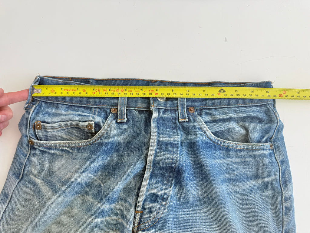 W30 L27 vintage Levis 501 29/30” measured waist dark faded blue 501s USA 80s