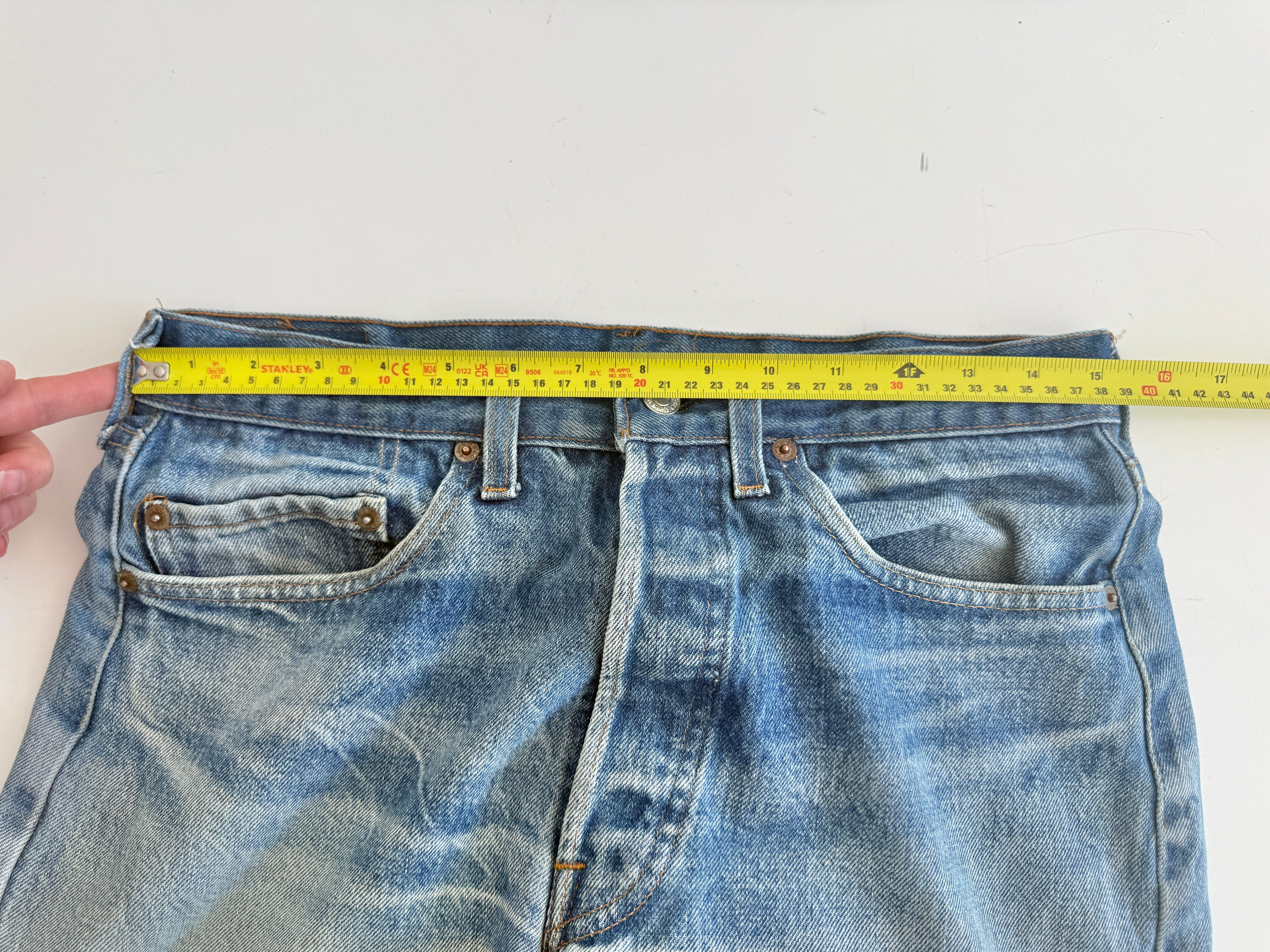 W30 L27 vintage Levis 501 29/30” measured waist dark faded blue 501s USA 80s