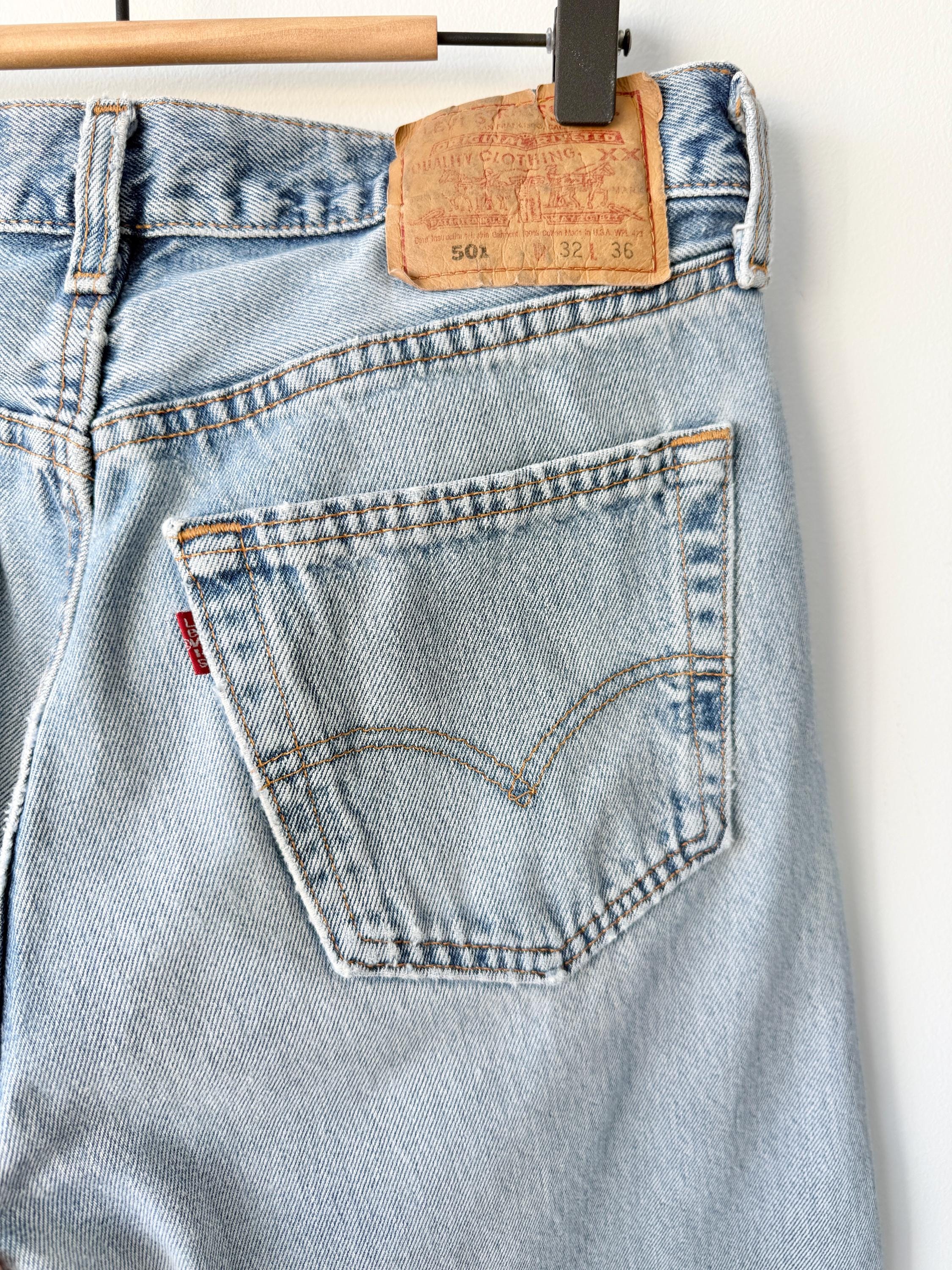 W29 L35 vintage Levis 501 29” measured stone wash light blue made in USA 90s