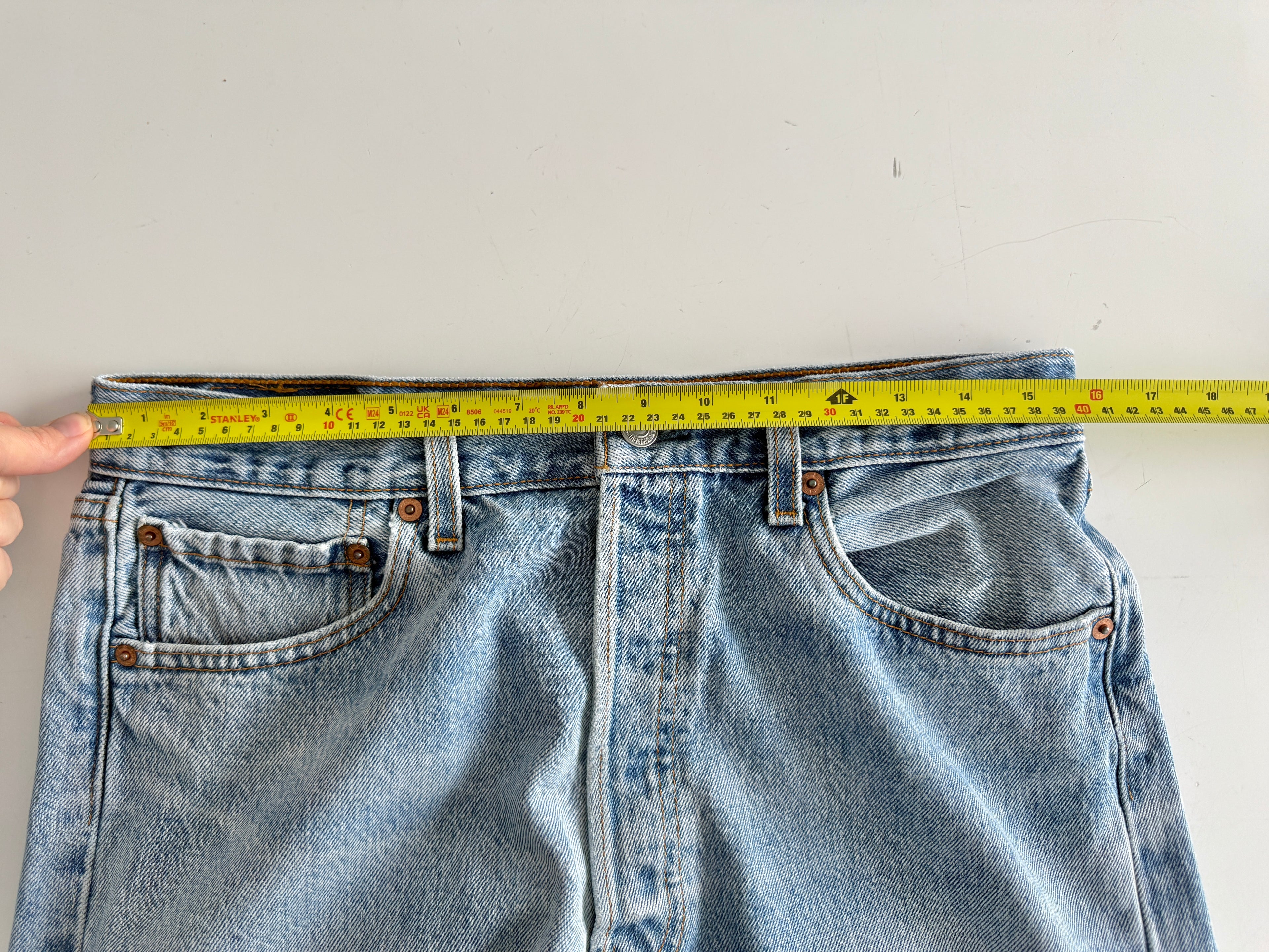 W31 L30 vintage Levis 501 30/31” measured waist medium faded blue 501s amazing fade 90s USA denim