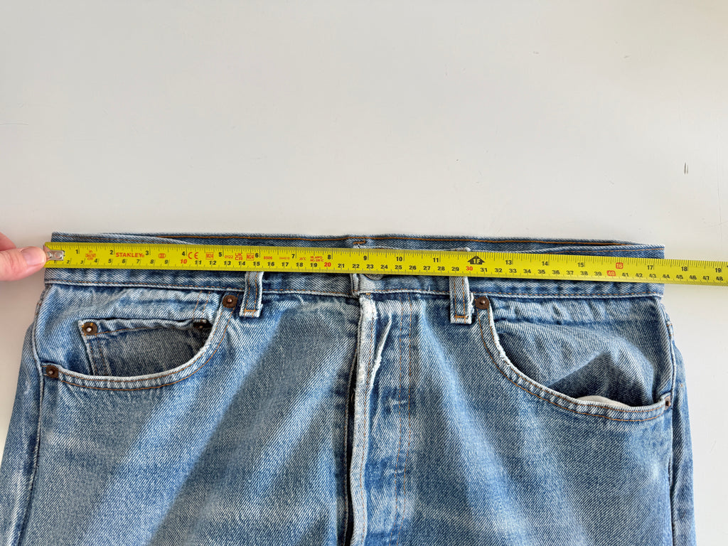 W34 L30 vintage Levis 501 33-34” measured dark faded blue denim 80s Levi’s 501s USA