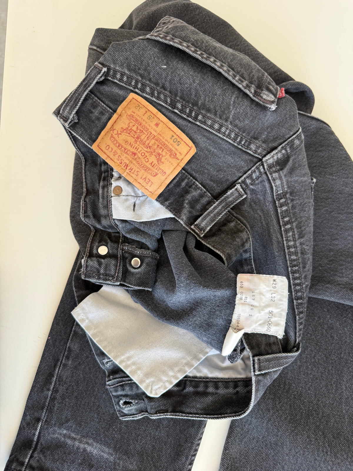 W27 L31 vintage Levis 501s 26/27” measured black faded 501s 90s USA